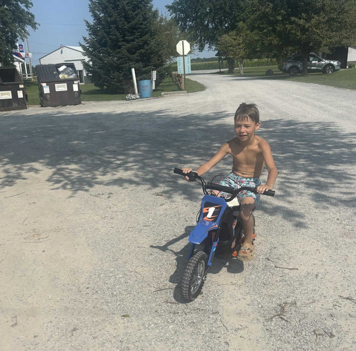 24V Kids Electric Dirt Bike 250W Motor Off-Road Motorcycle, 13.6MPH Fast Speed Powerful Motorcycle for Kids, Electric Mini Bike with Twist Grip Throttle, Leather Seat, Metal Suspension, Rubber Tires customer photo 1