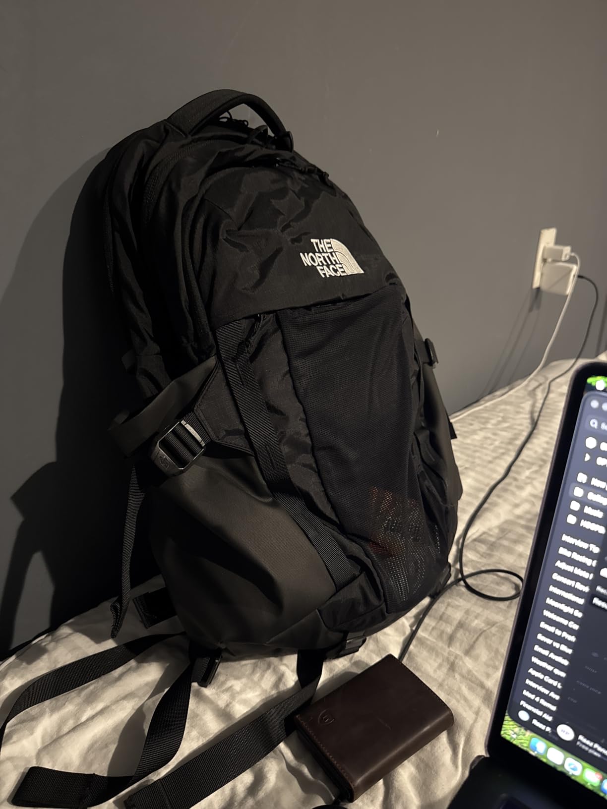 The North Face Recon Everyday Laptop Backpack - Daypack, Water Repellent, Laptop Sleeve, 2 Water Bottle Pockets, TNF Black/TNF Black-NPF, One Size customer photo 1