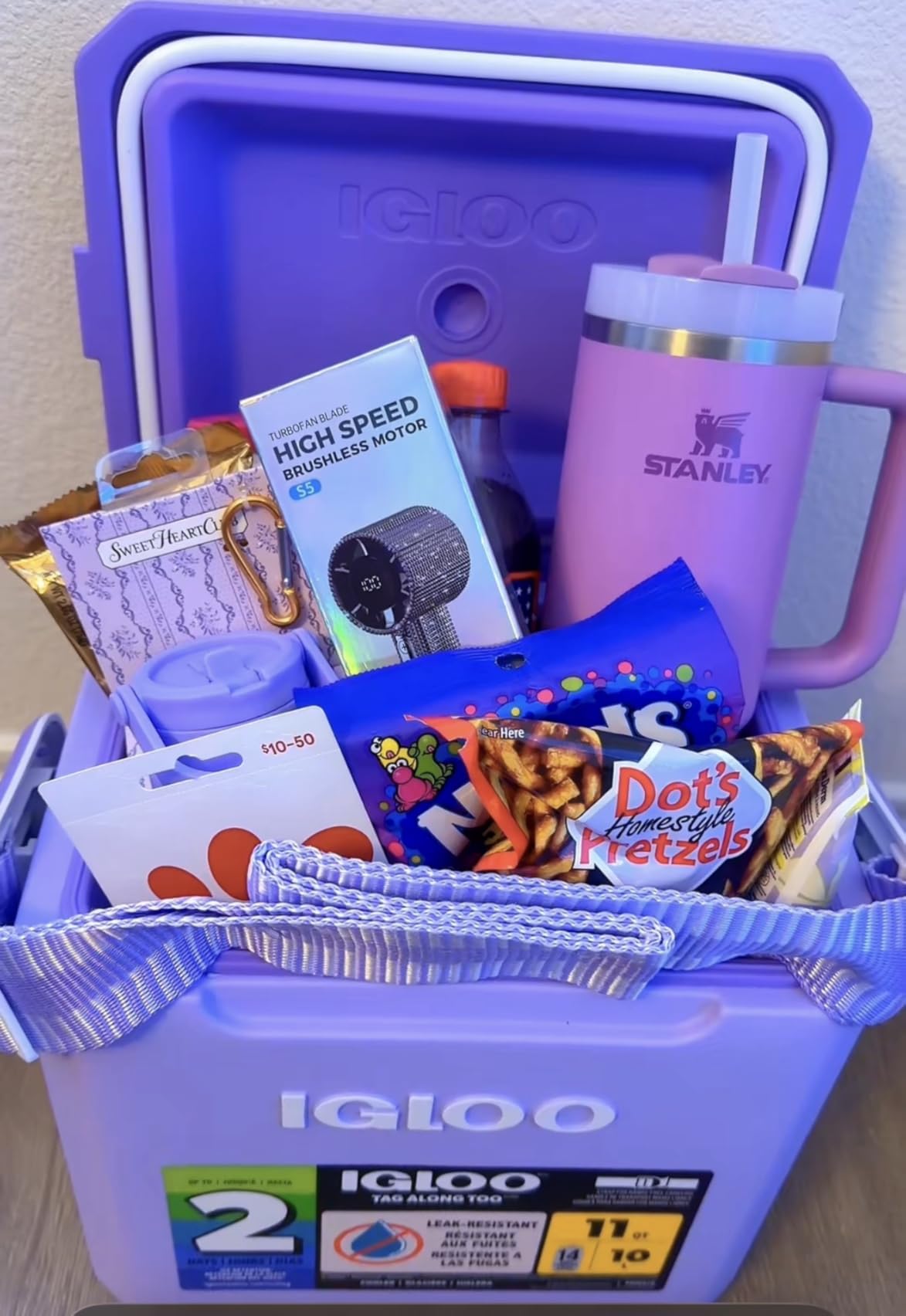Igloo Tag Along Too Coolers | Insulated Hard Shell Picnic Style Cooler | Rolling Ice Chest customer photo 2