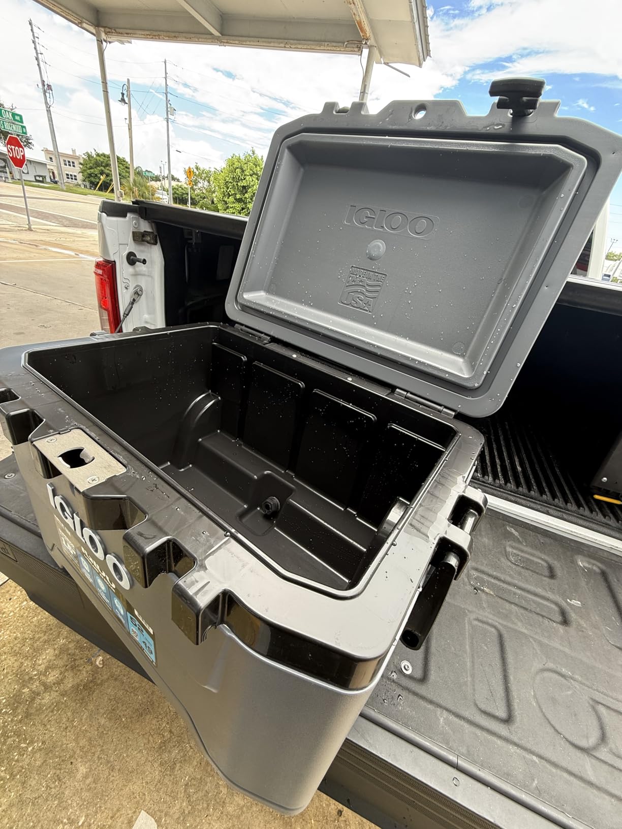 Igloo Trailmate 52Qt Wheeled Cooler, Insulated Hard Shell Ice Chest, Carbonite customer photo 1