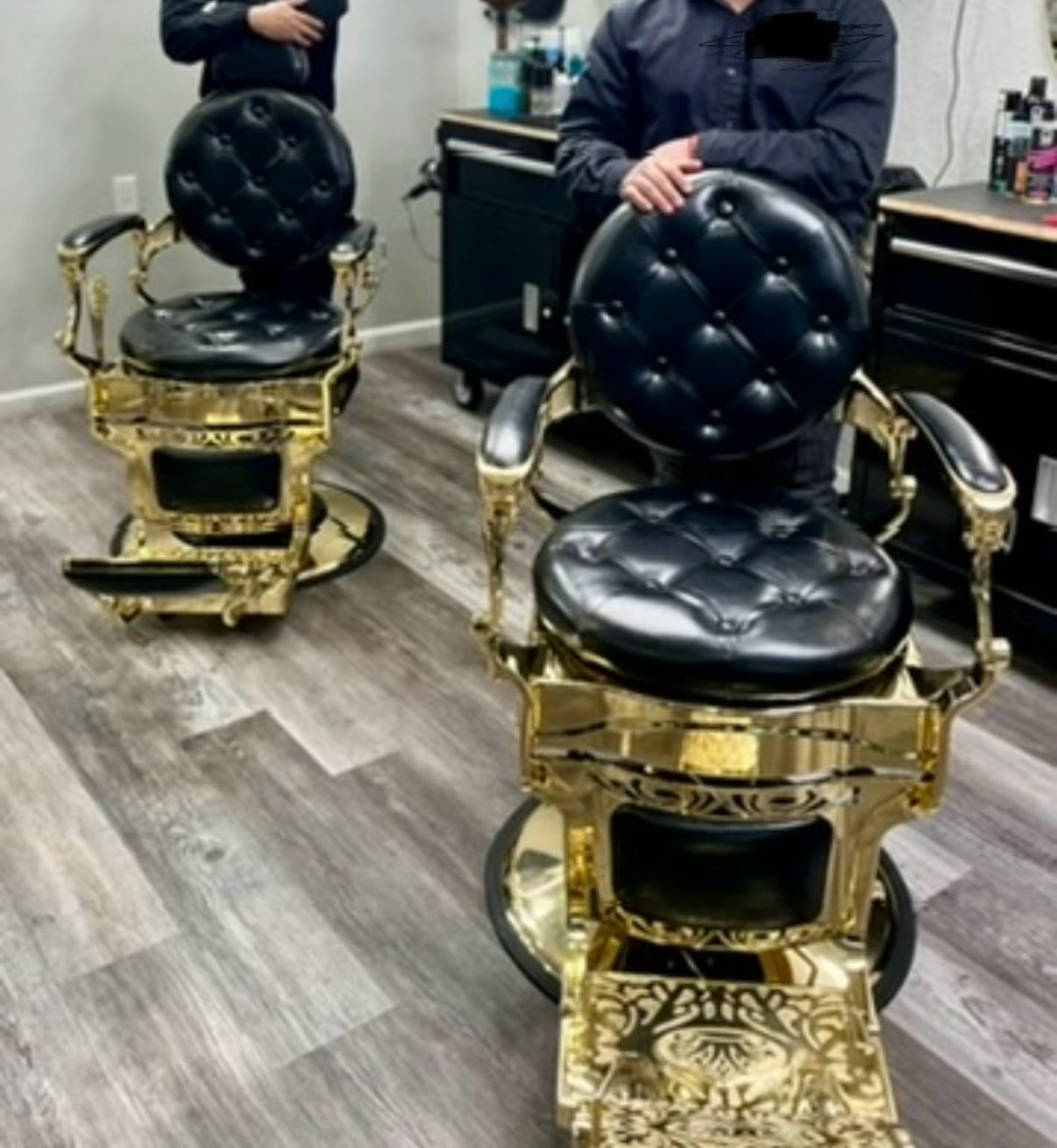 OmySalon Vintage Barber Chair All Purpose Heavy Duty, Hydraulic Recline Salon Beauty Styling Chair Retro, 360 Degree Swivel for Hair Stylist Tattoo, Round Base, Tufted Button customer photo 1