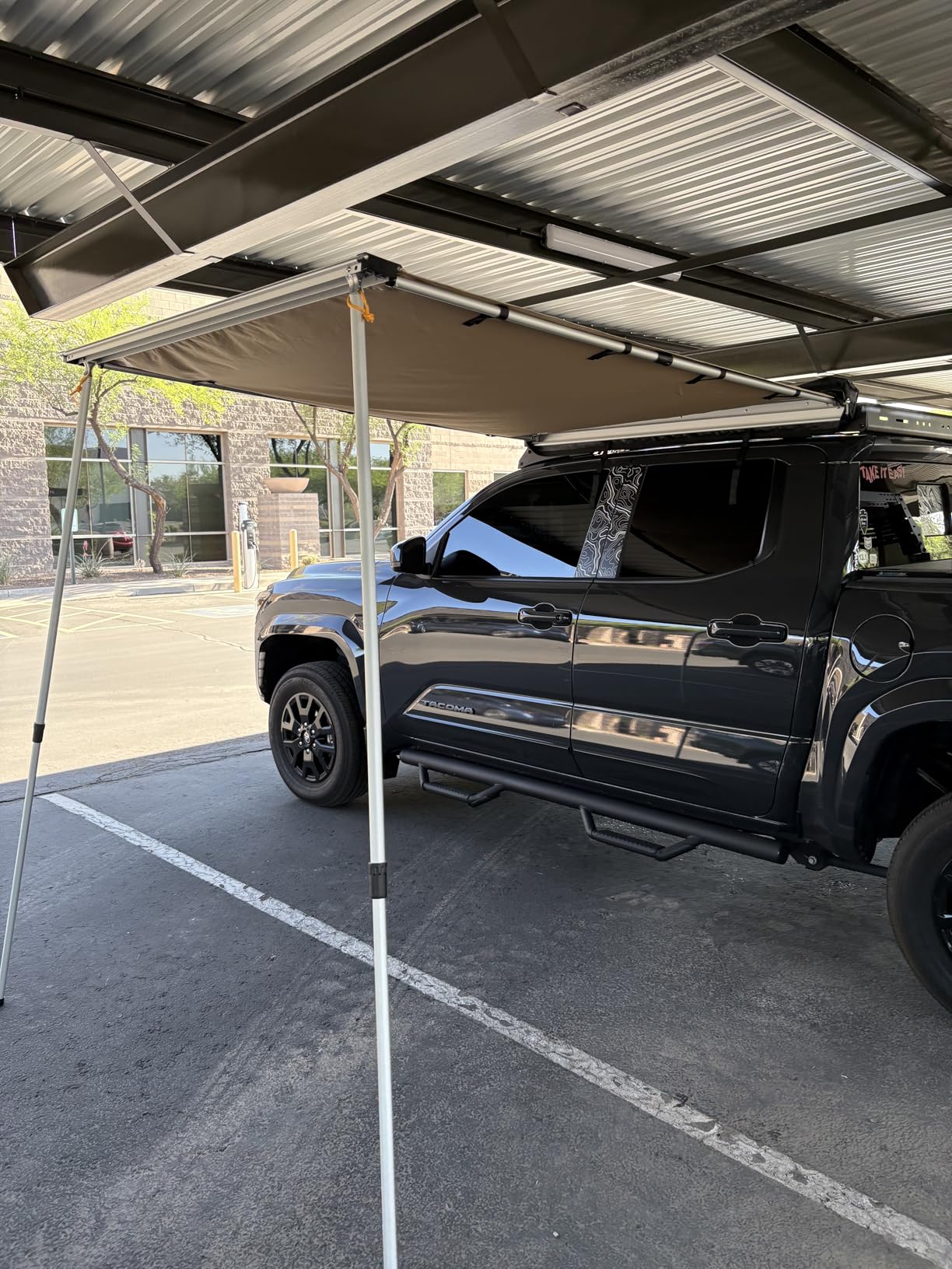 JOYTUTUS Vehicle Awning 4.6'x6.6' Roof Rack Pull-Out Sun Shade UV50+, Weatherproof 4x4 Side Awning for Camping, Car Sunshade with Adjustable Hardware, Quick Set-up, SUV/Truck/Van/Jeep customer photo 1