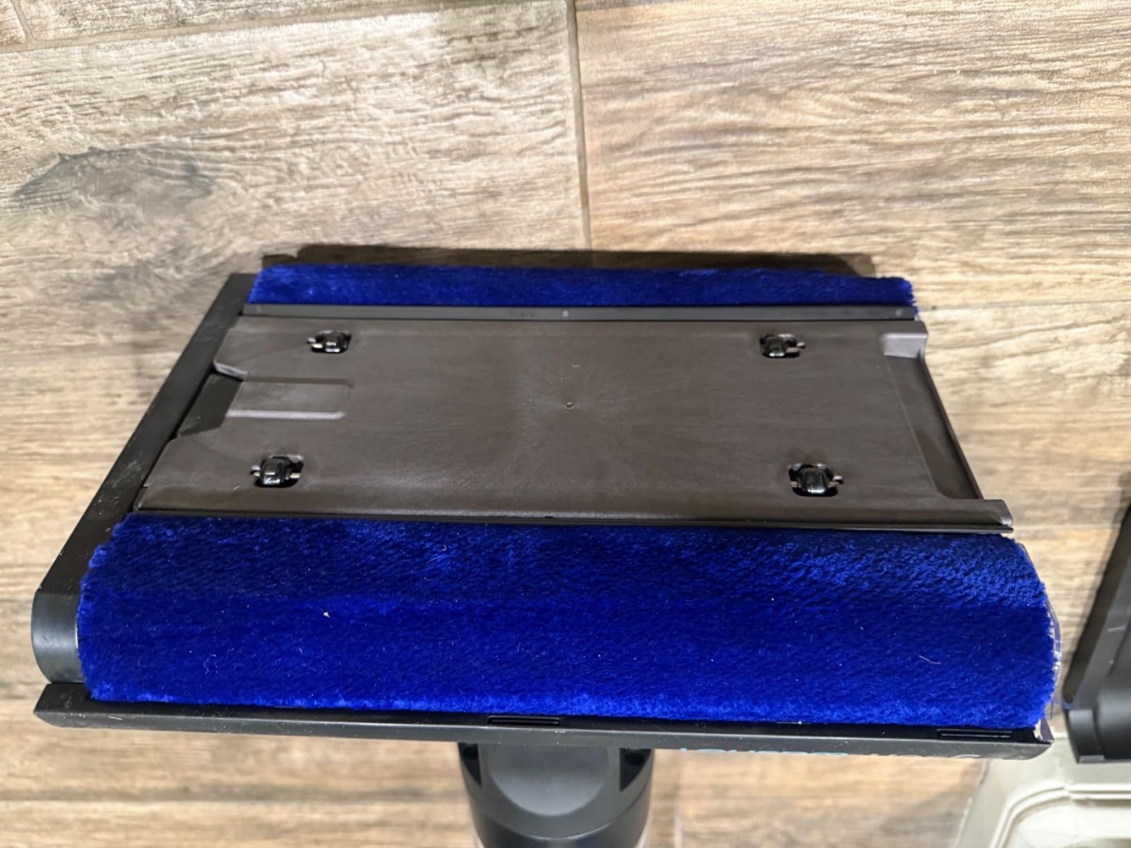 Dyson WashG1 Wet Cleaner (Matte Black/Ultra Blue) customer photo 1