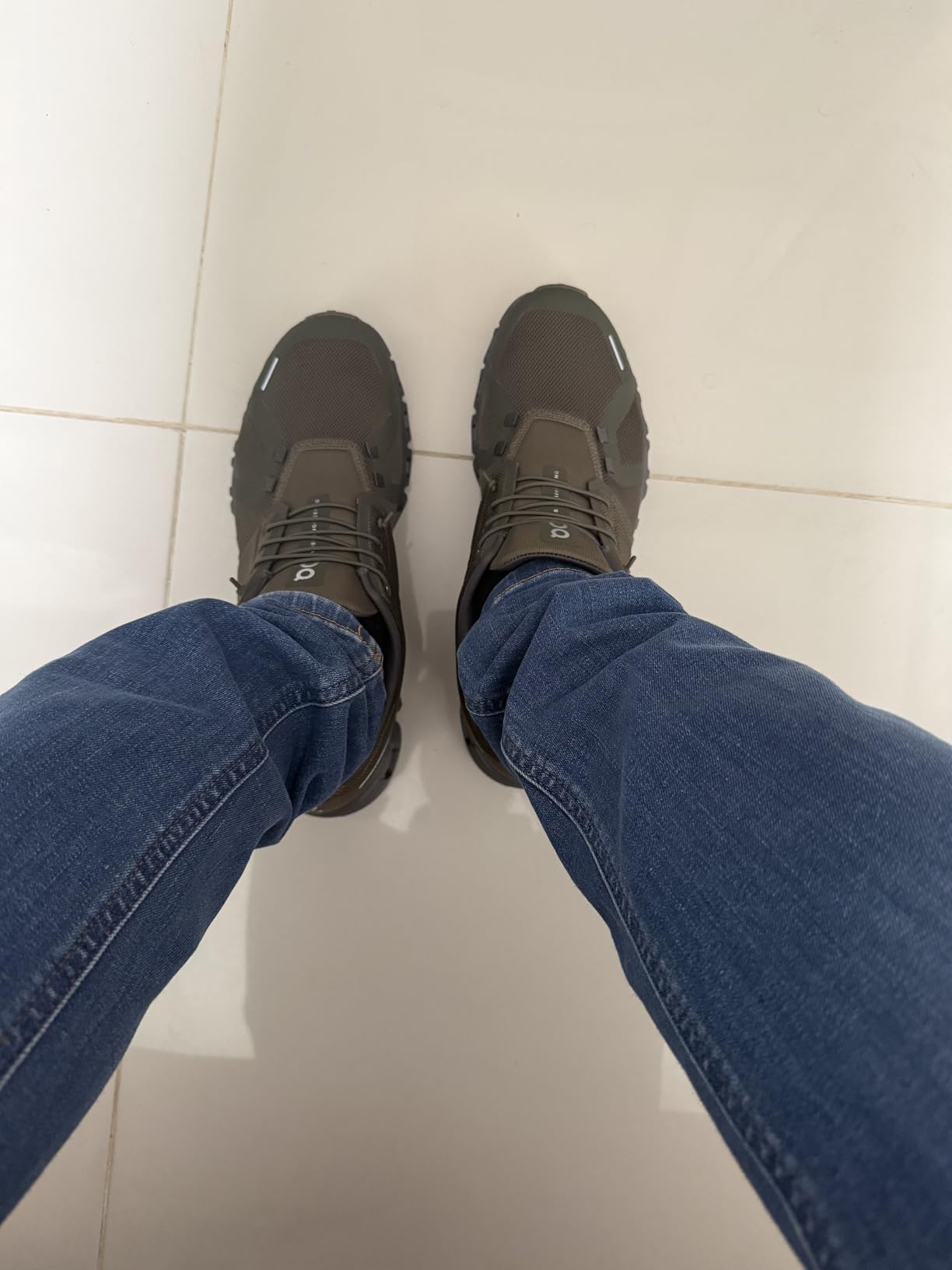 On Men's Cloud 6 Sneakers customer photo 1