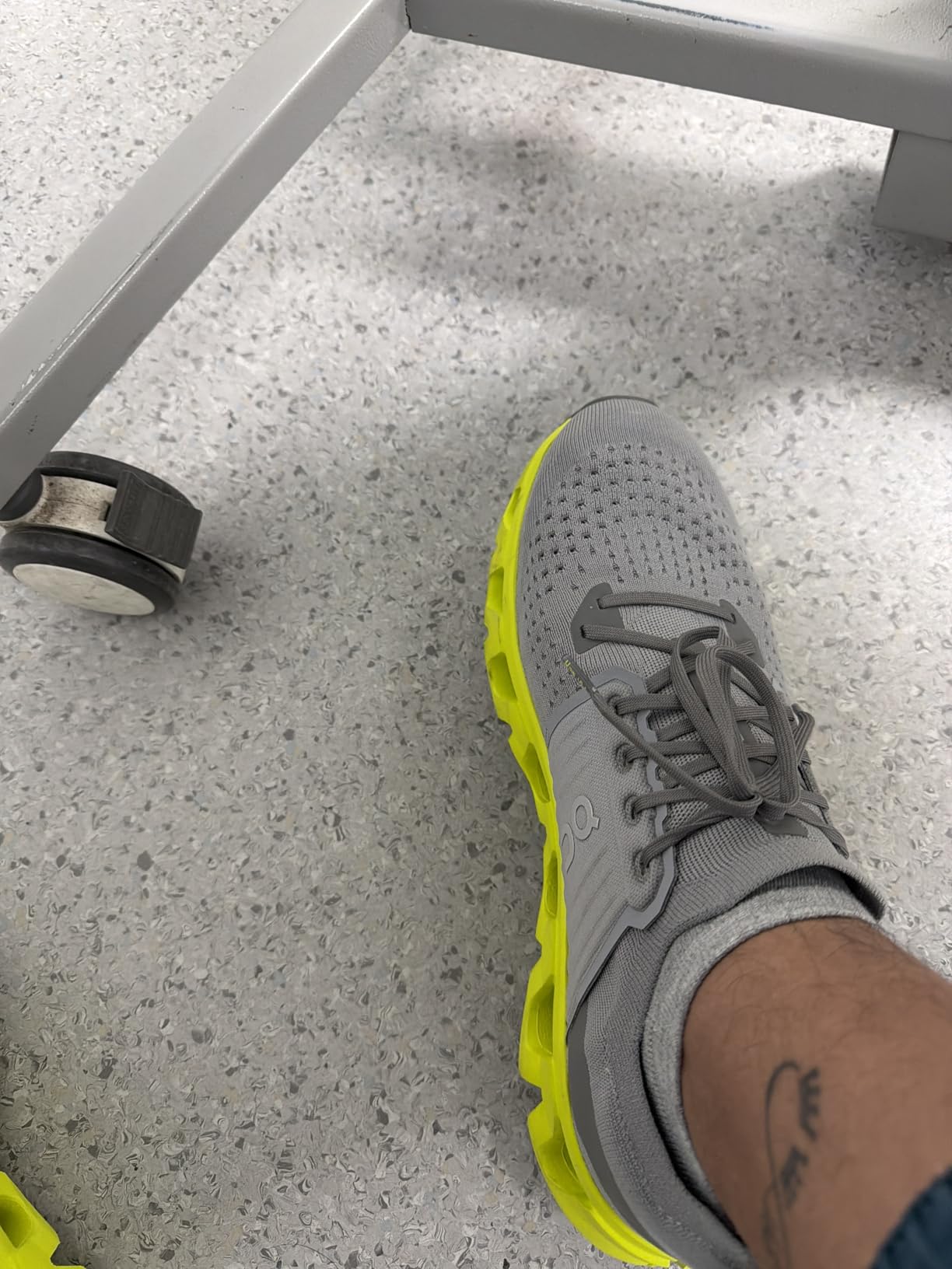 On Men's Cloudswift 4 Sneakers customer photo 1