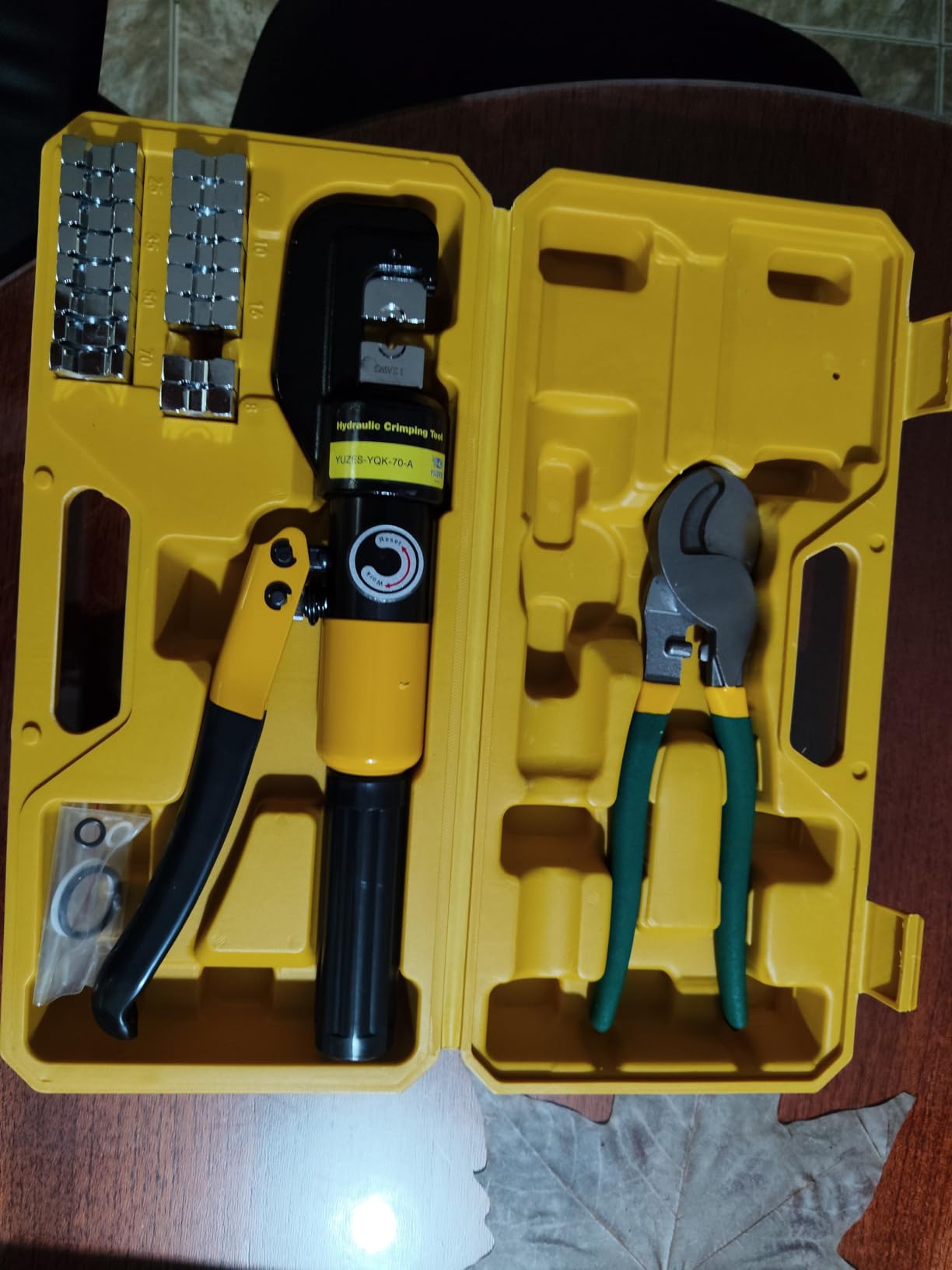 YUZES Hydraulic Crimping Tool and Cable Cutter, 12 AWG to 00 (2/0), 10 Tons Battery Cable Crimper Tool with 9 Crimping Dies, Crimping Tool for Cable Lug, Wire Terminal Lug customer photo 1