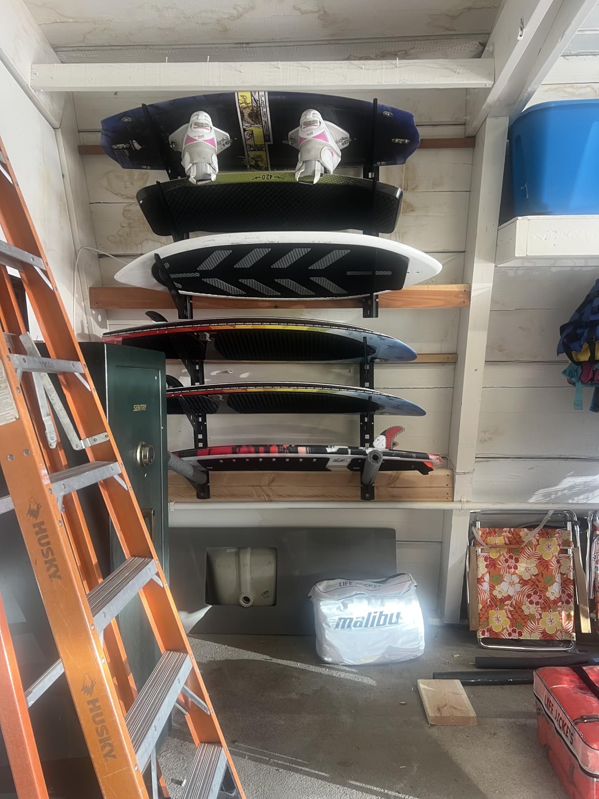 2/3/4/6 Board Horizontal Surfboard Rack, Adjustable Surfboard Wall Mount Display, Surfboard Wall Rack Board Storage Mount System at Home and Garage customer photo 2