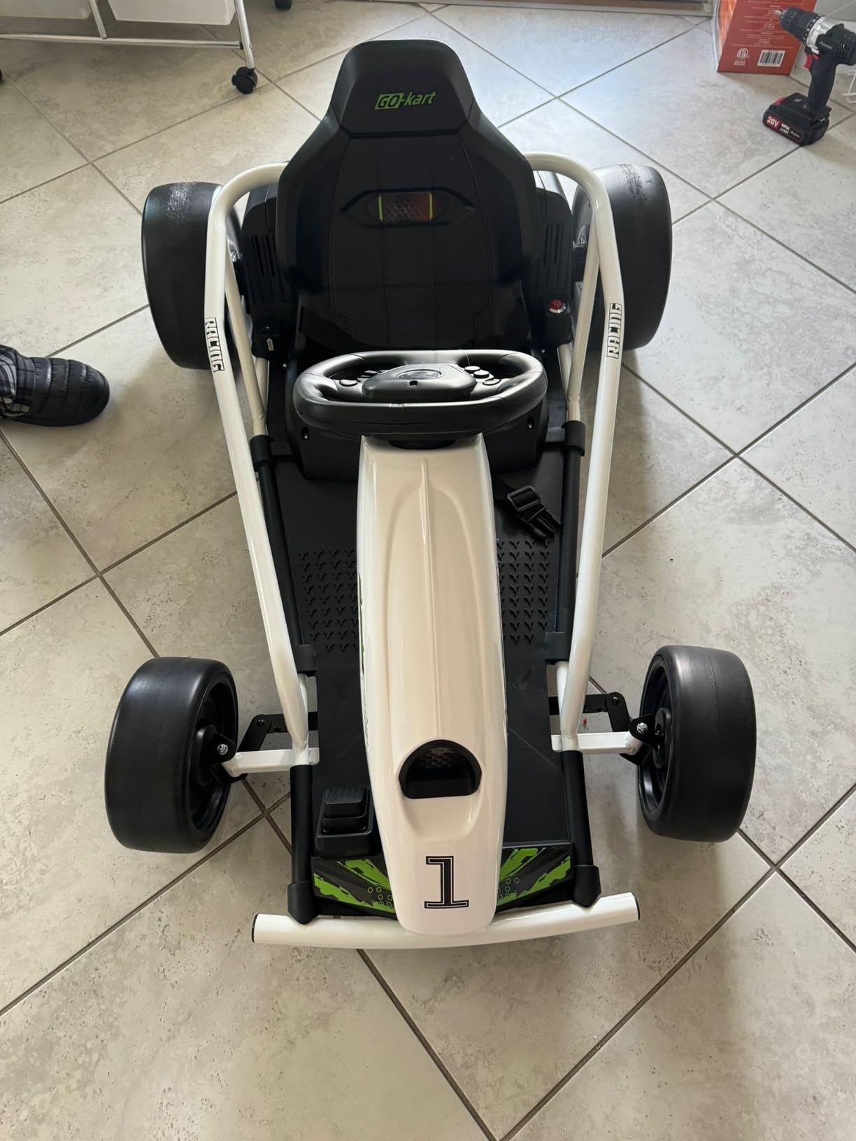 Aosom 24V 8.1 MPH Electric Go Kart, Drifting Car Battery Powered Ride on Toy Outdoor with Slow Start, Music, Horn Honking and Safety Belt, for 8-12 Years Old, Blue customer photo 2