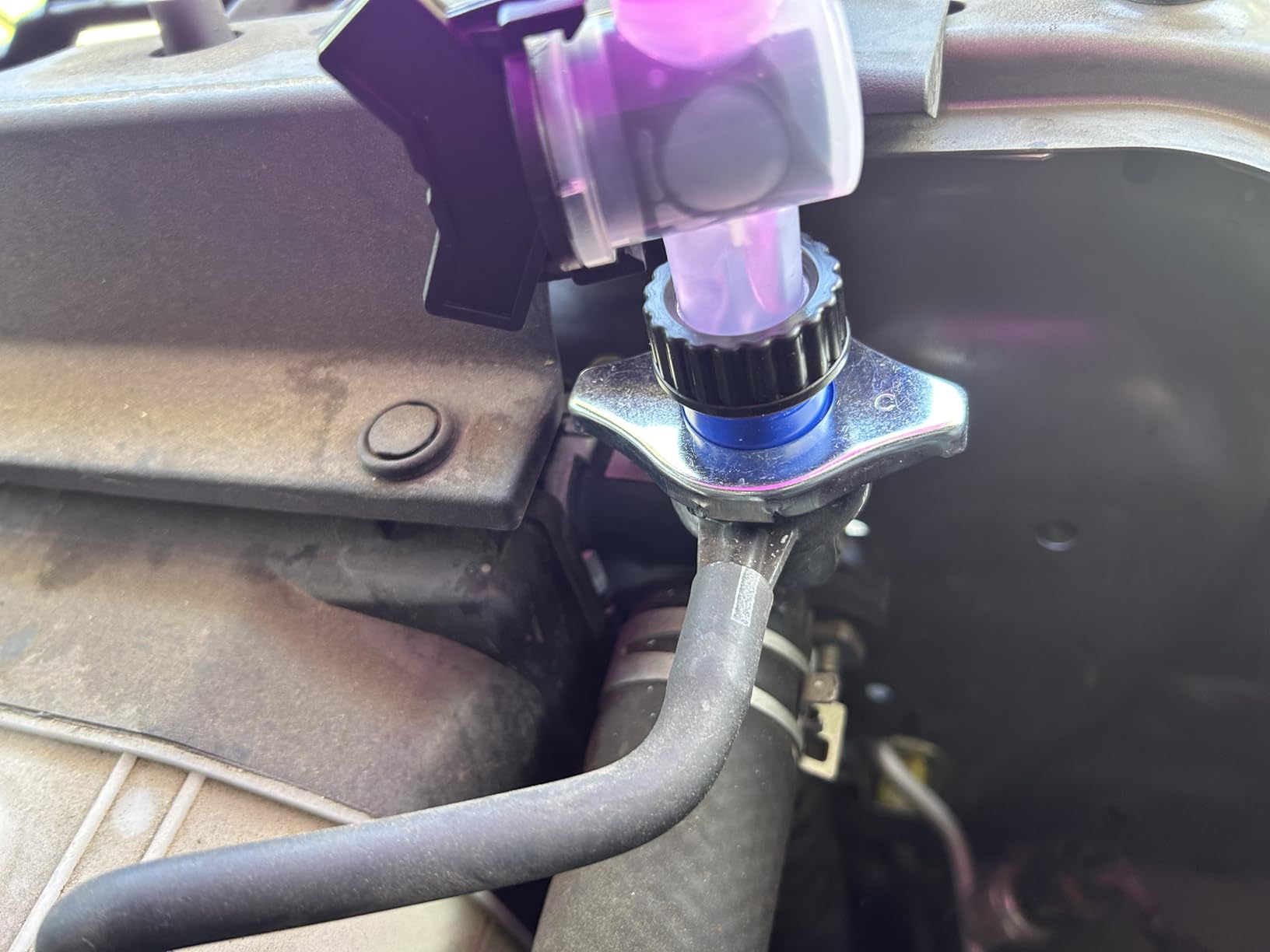 SMART JERRY - Coolant Bleeder Kit, Radiator Burping Funnel, No-Spill Coolant Funnel Kit, Radiator Flush Kit, Universal Radiator Funnels (2026 Upgrade: Added 2 Caps for Broader Compatibility) customer photo 2