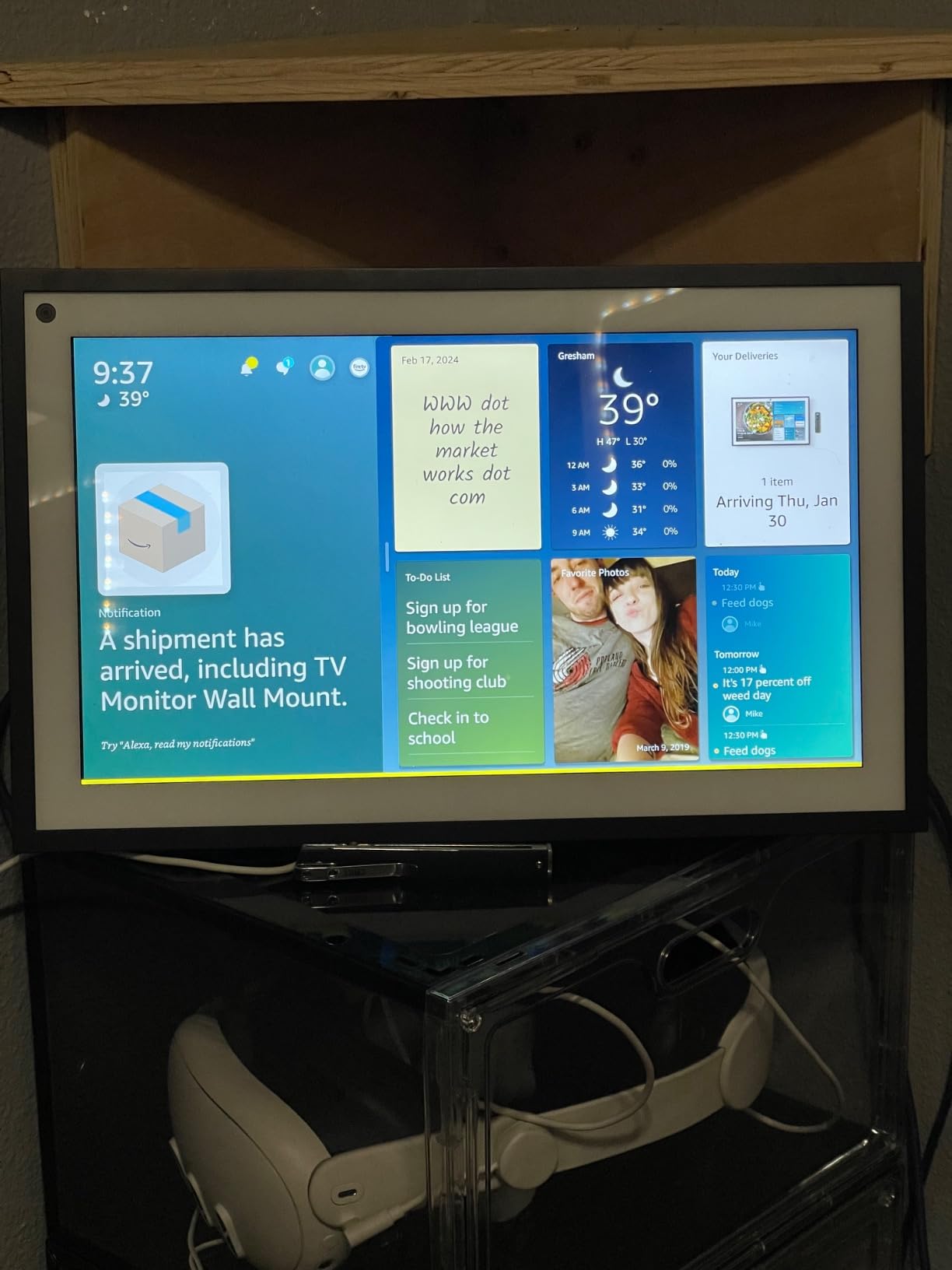Amazon Echo Show 21 bundle with Sengled LED Smart Light Bulb (A19) customer photo 1