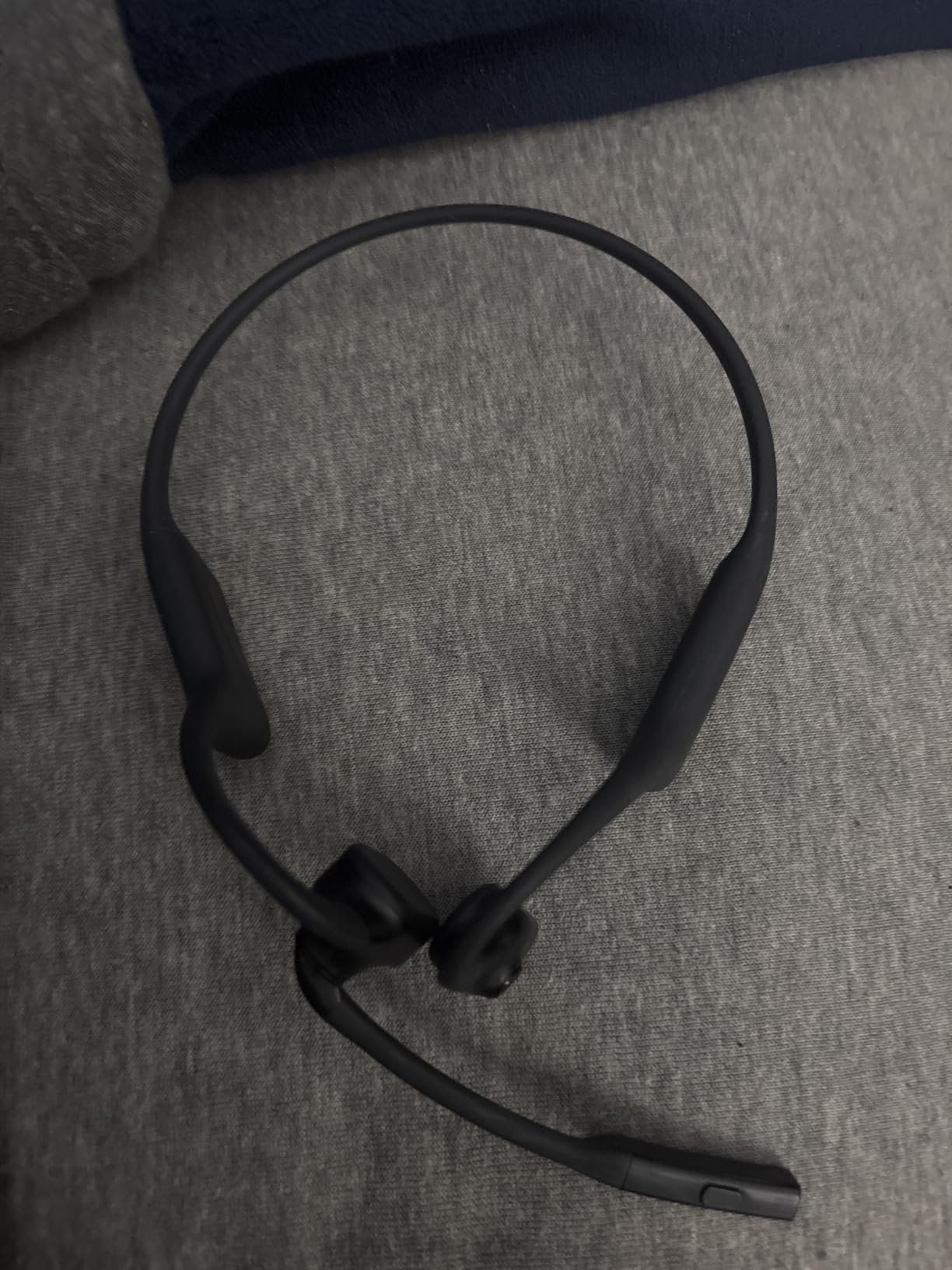 Shokz OpenComm2 2025 Upgrade - Open-Ear Bone Conduction Headphones, Wireless Bluetooth Headset with Noise Canceling Mic & Mute Button for Work Calls and Meetings, 16 Hour Talk Time customer photo 1