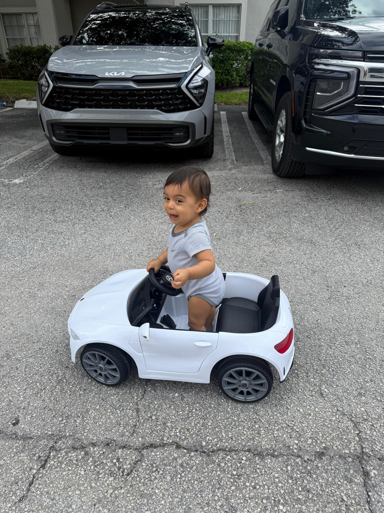12V Kids Ride On Car with 2.4G Remote Control, Battery Powered Electric Car Ride On Vehicle Double Doors, Safety Belt, LED Light (SC-White) customer photo 2