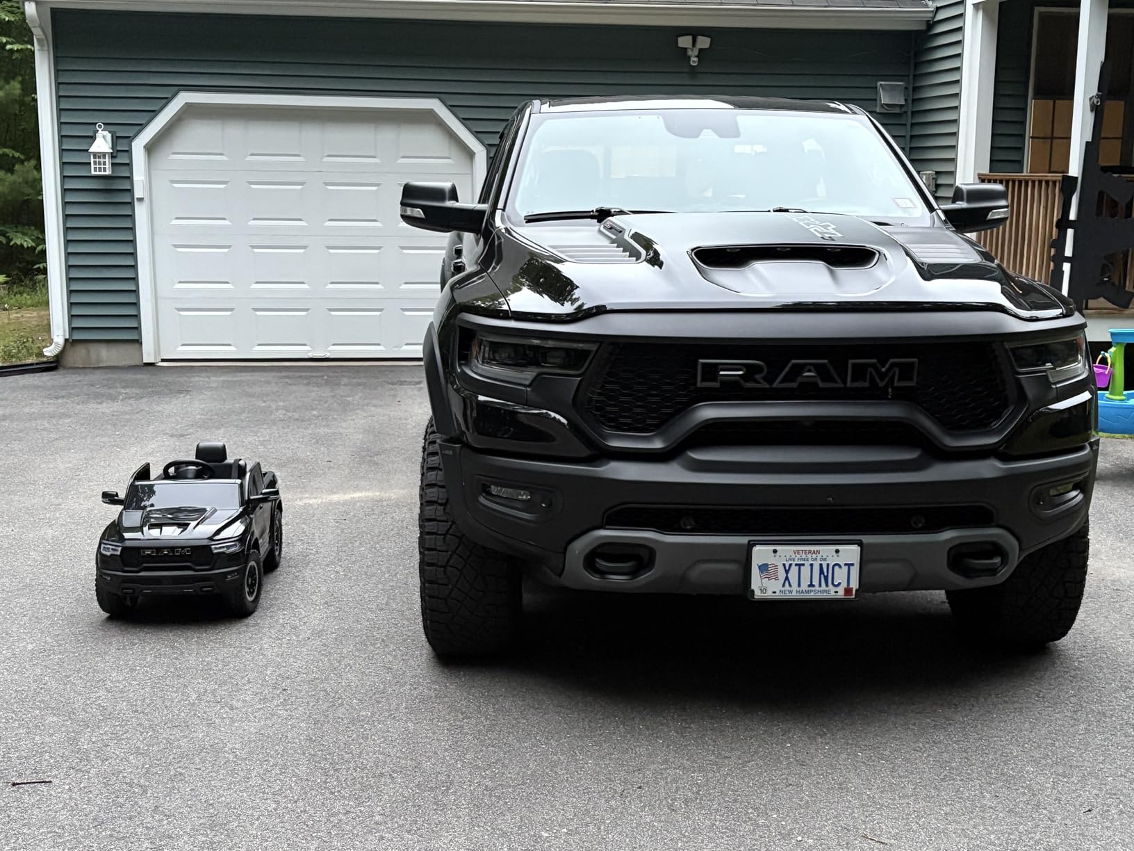 Licensed RAM 1500 12V Kids Ride on Truck, Electric Car with Remote Control, RAM Truck for Kids with Real Key Start & Gear Shifter, Bluetooth Music, Back Storage (Blue) customer photo 1