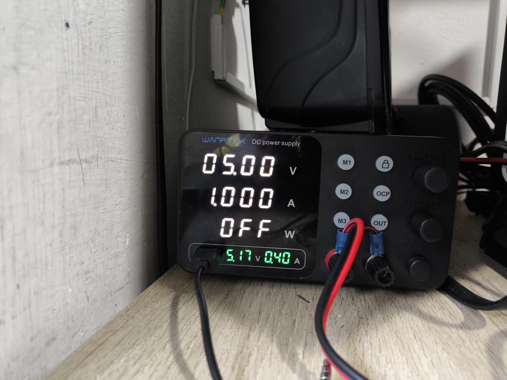 WANPTEK DC Bench Power Supply 30V 10A, Regulated Variable Lab Power Supply with Memory Presets, Encoder Knob, OCP Protection, Output Switch, 4-Digit LED, USB Fast Charge and Key Lock for Repair customer photo 2