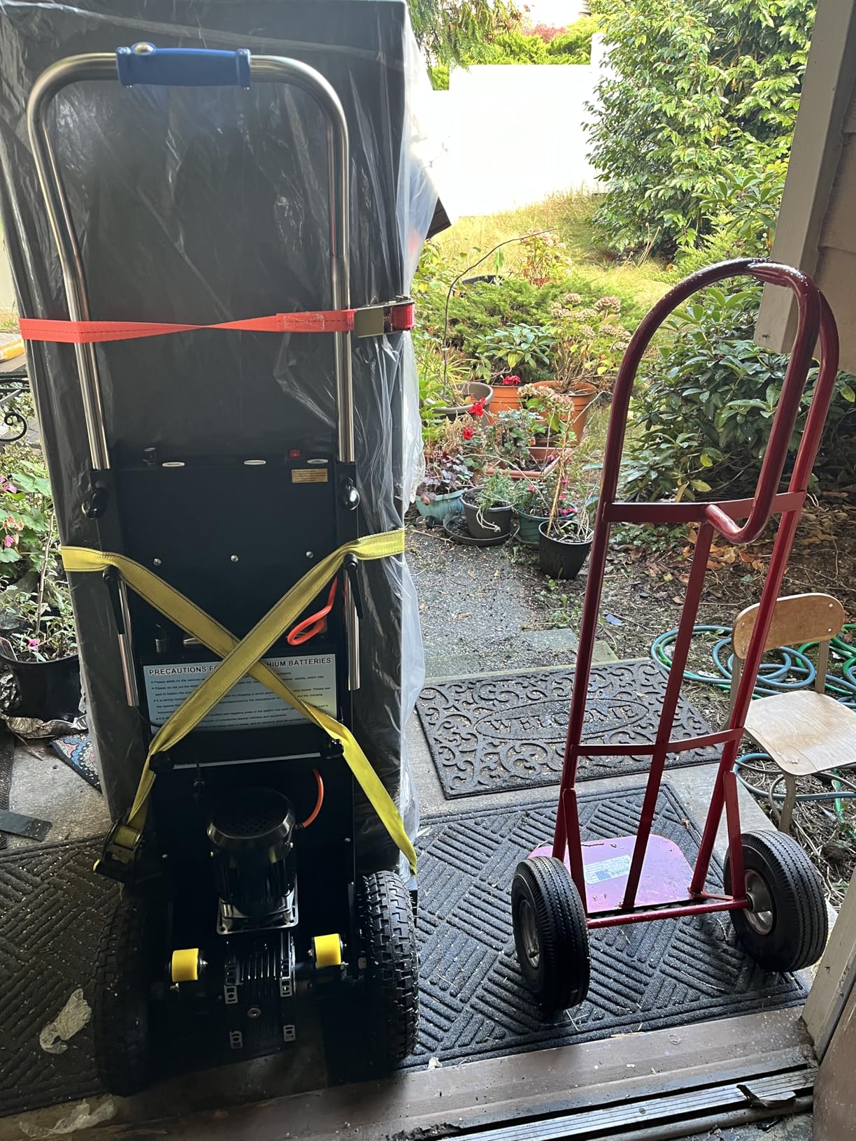 Electric Stair Climbing Dolly, Heavy Duty Cart 880lbs Capacity 1200W Motorized Hand Truck with Foldable Design for Moving Furniture Fridge Appliance (Black) customer photo 2
