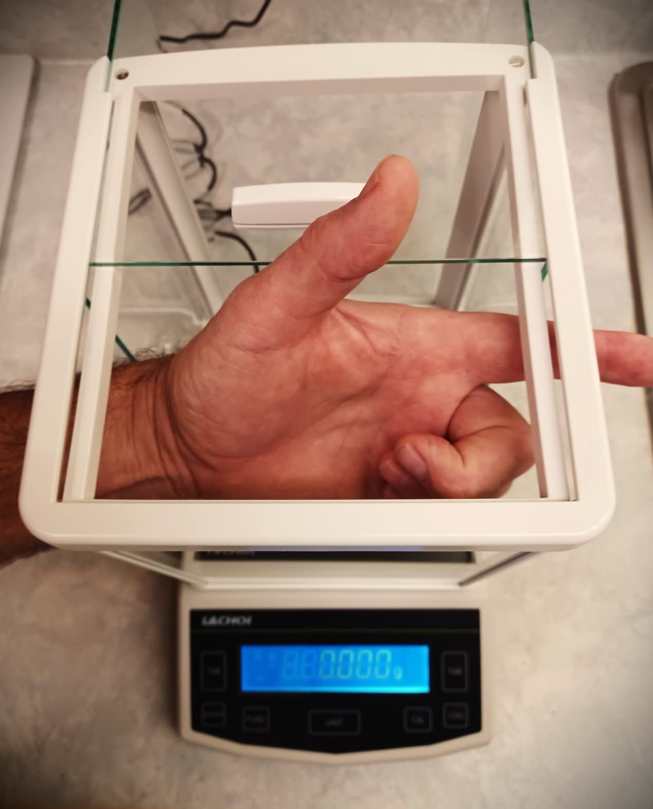 Lab Analytical Balance 500g×0.001g Accuracy Digital Lab Scale Laboratory Analytical Balance with Windshield Jewelry Scale RS232 Interface (0.001g*500g) customer photo 1