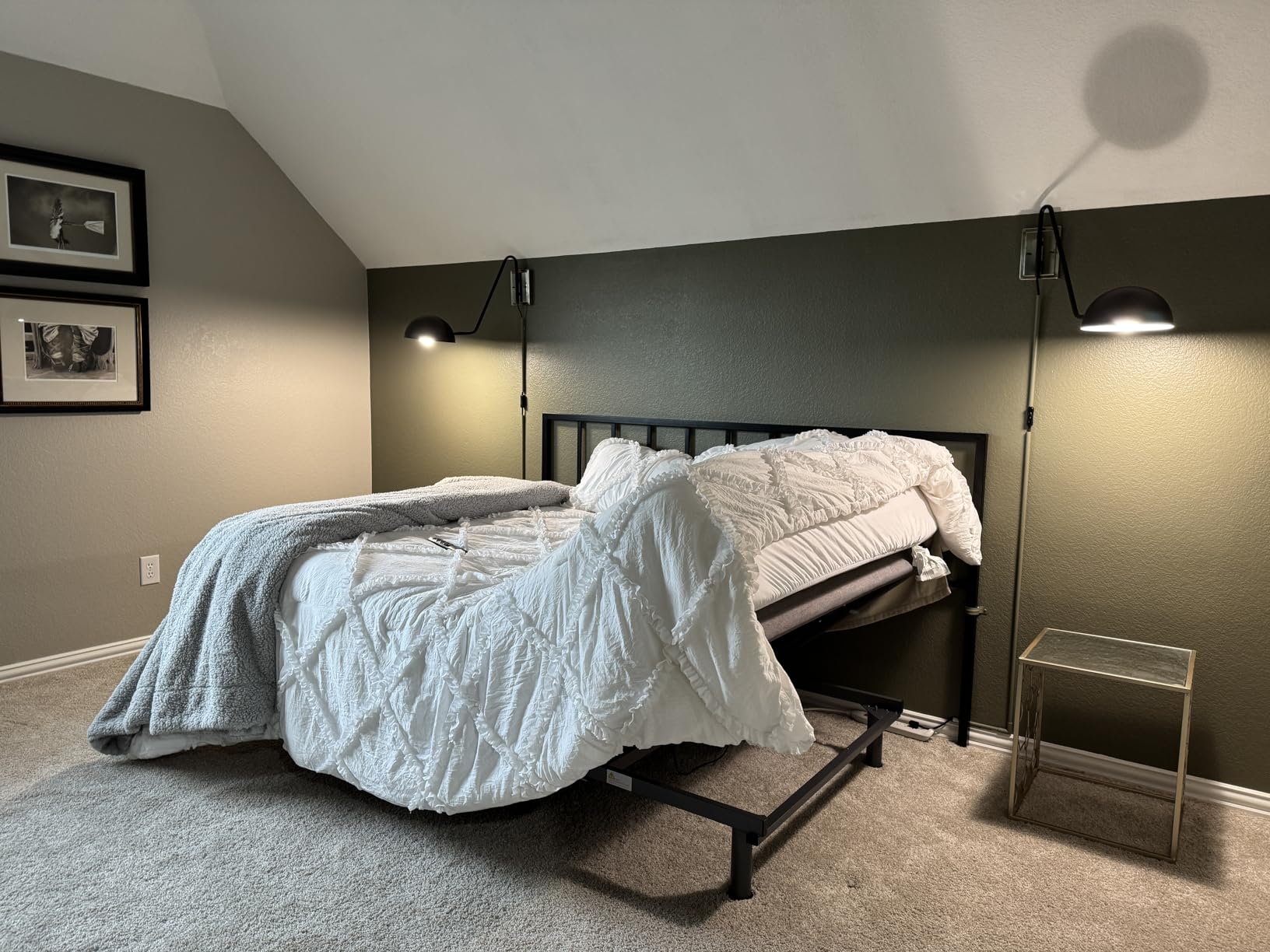 Queen Adjustable Bed Base Frame, Massage & Wireless Remote, Dual USB Ports, Ergonomic Upholstered Bed Frame, Lift Motor, Under Bed Lighting, Independent Head and Foot Tilt customer photo 1