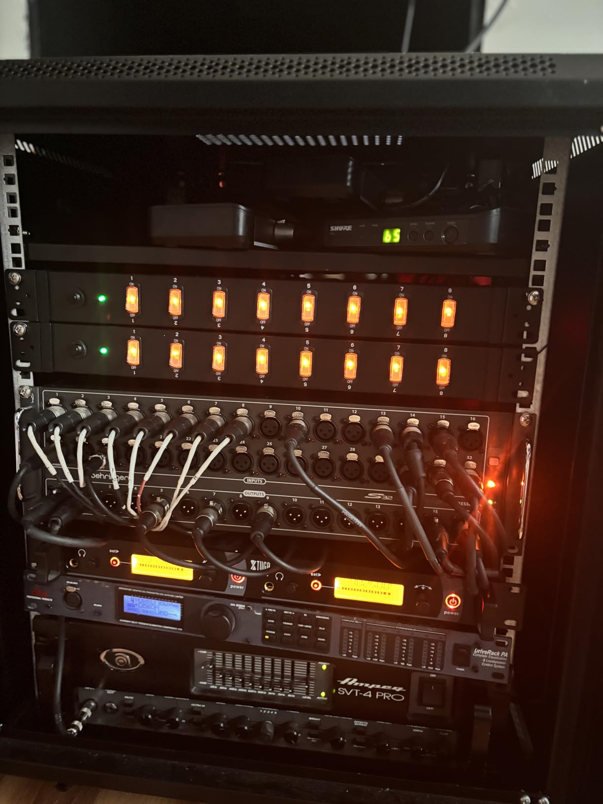 HHSOET 1U Rack Mount Surge Protection, 8 Outlet PDU Power Strip, Metal Mountable Outlet Strip with Switch, 1200J, 6ft Power Cord customer photo 1