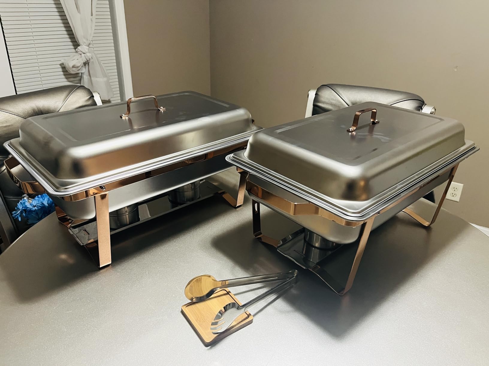 VEVOR Chafing Dish Buffet Set, 8 Qt 4 Pack, Stainless Steel Chafer with 4 Full Size Pans, Rectangle Catering Warmer Server with Glass Lid Water Pan Folding Stand Fuel Holder, for Wedding Party Banquet customer photo 2