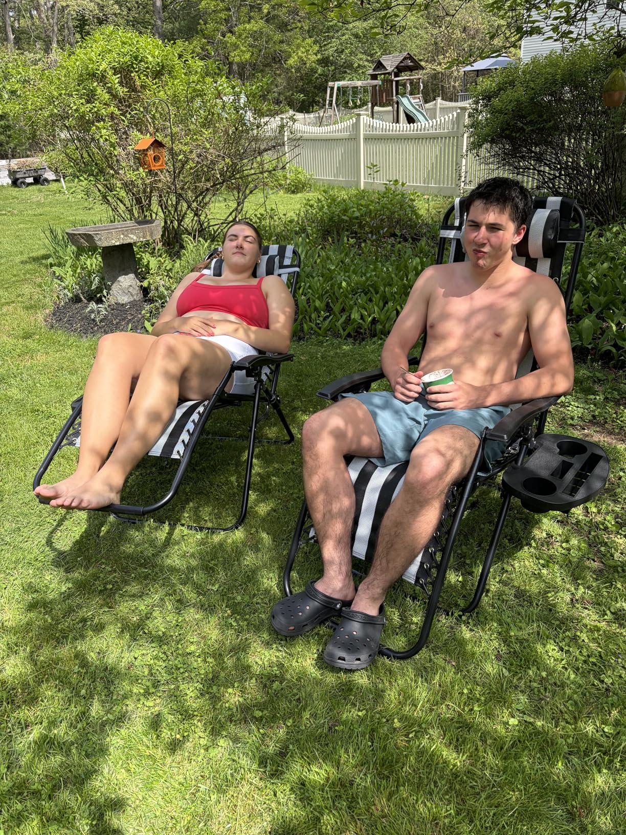 Nazhura Set of 2 Relaxing Recliners Patio Chairs Adjustable Steel Mesh Zero Gravity Lounge Chair Beach Chairs with Pillow and Cup Holder (Dark Green) customer photo 1