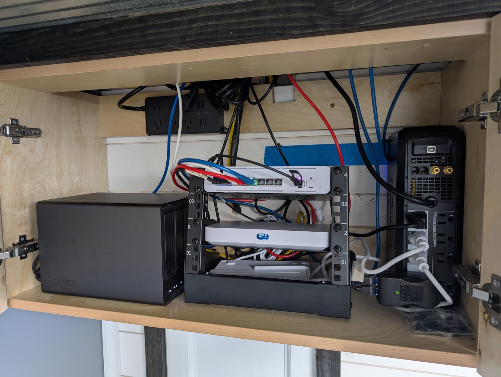 10 inch Small Desktop Network Rack, 4U Mini Open Frame Desktop Server Rack for 10