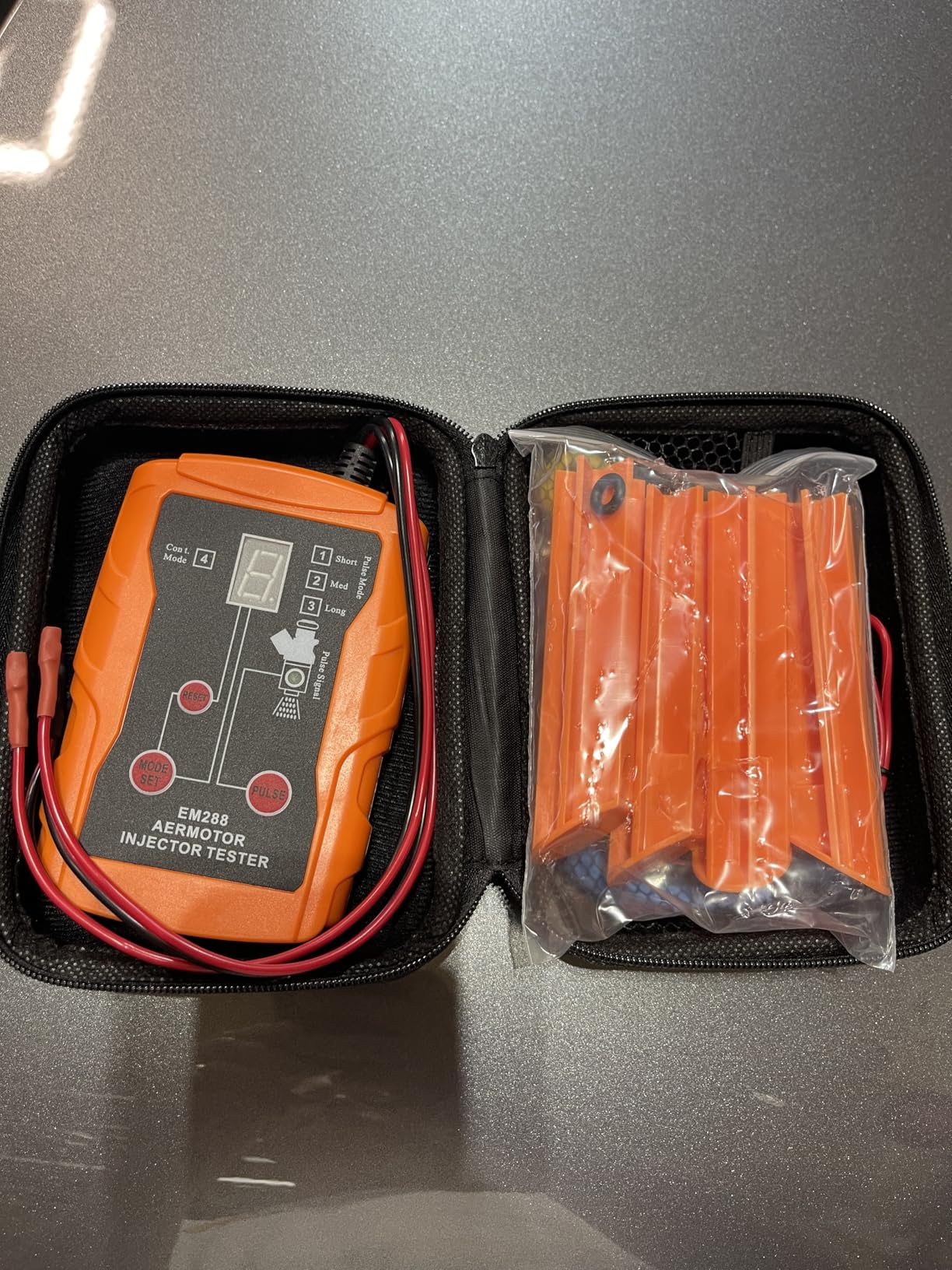 Fuel Injector Tester and Cleaner Tool Kit, DIY Cleaning Tool Kit, 8 Pulse Modes for Injector Tester, 2 Fuel Injectors Simultaneously Test, 4 Size Cleaning Adapters, 12V/5V Output Power customer photo 1