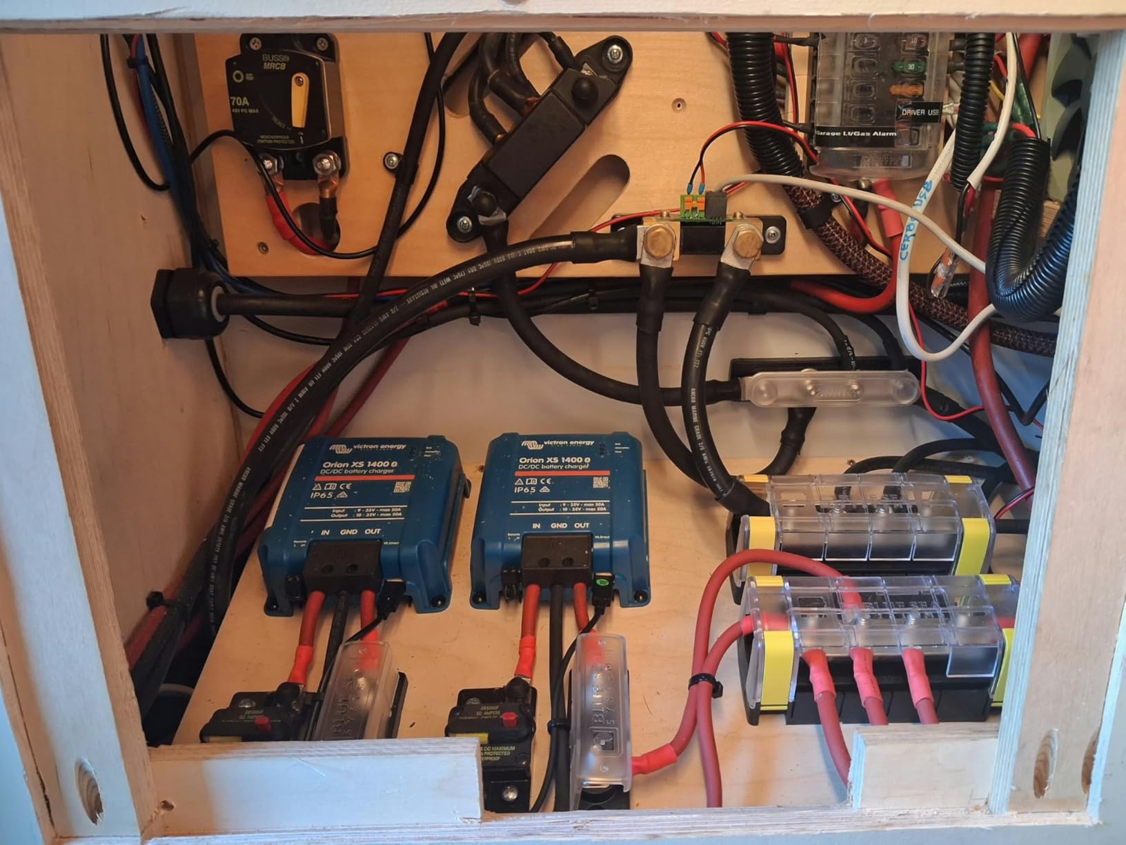 Victron Energy Orion XS 1400, 12/24-Volt 50 Amp DC-DC Battery Charger - 1400W Output, 98.5% Efficiency, Bluetooth Monitoring, Adaptive 4-Stage Charging, IP65 Rated for Dual Battery Systems customer photo 1