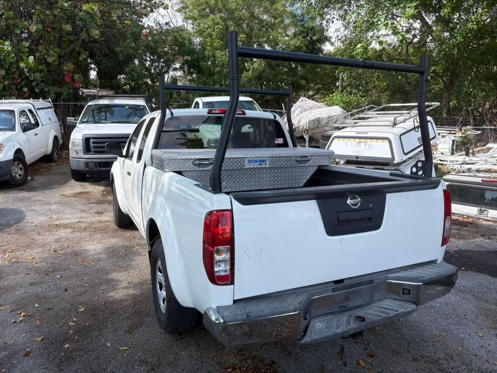 VEVOR Truck Ladder Rack, 49-73 in Width, Extendable Universal Cargo Rack, Heavy Duty Steel with 800 lbs Static Load Capacity customer photo 2