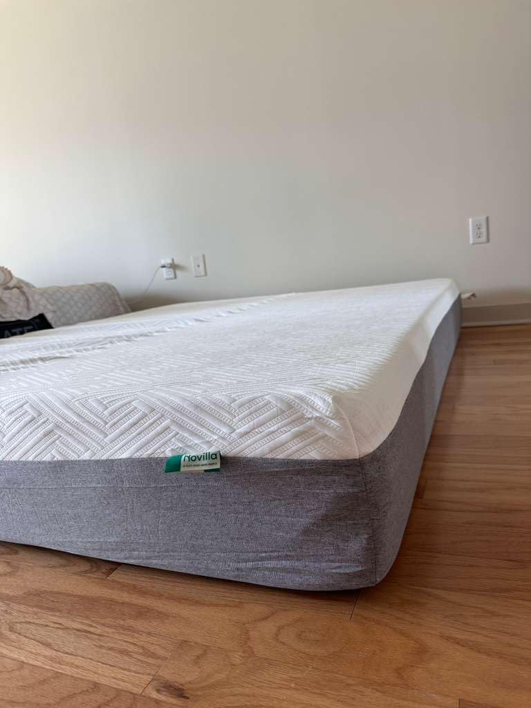Novilla Bliss Memory Foam Mattress Queen, 10 Inch Gel Queen Mattress in a Box for Cooling Comfort & Pressure Relieving, Target Zoned Support for Back Pain Relief, CertiPUR US Certified Foams customer photo 2