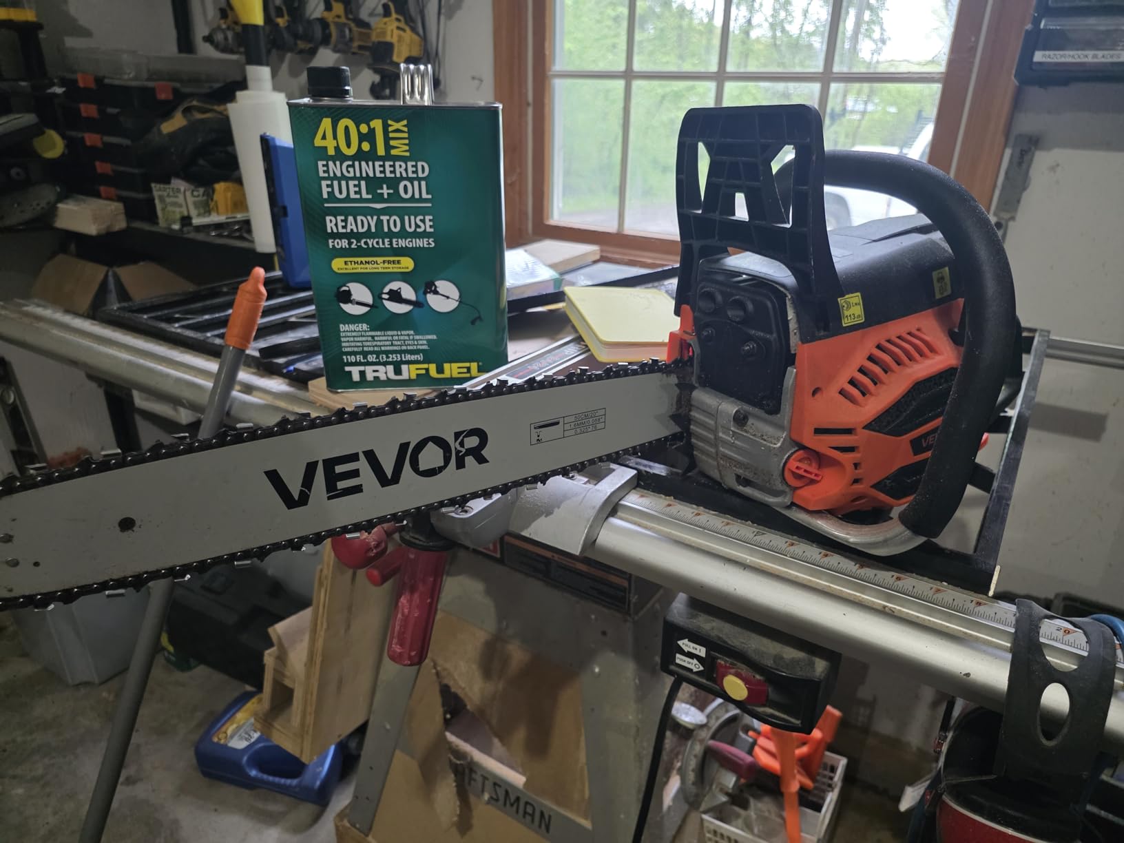 VEVOR 20inch 62CC Gas Powered Chainsaw, 3.8 HP 2 Stroke Engine Gas Power Chainsaws with Non-Slip Handle, Dual Fuel Tanks customer photo 1
