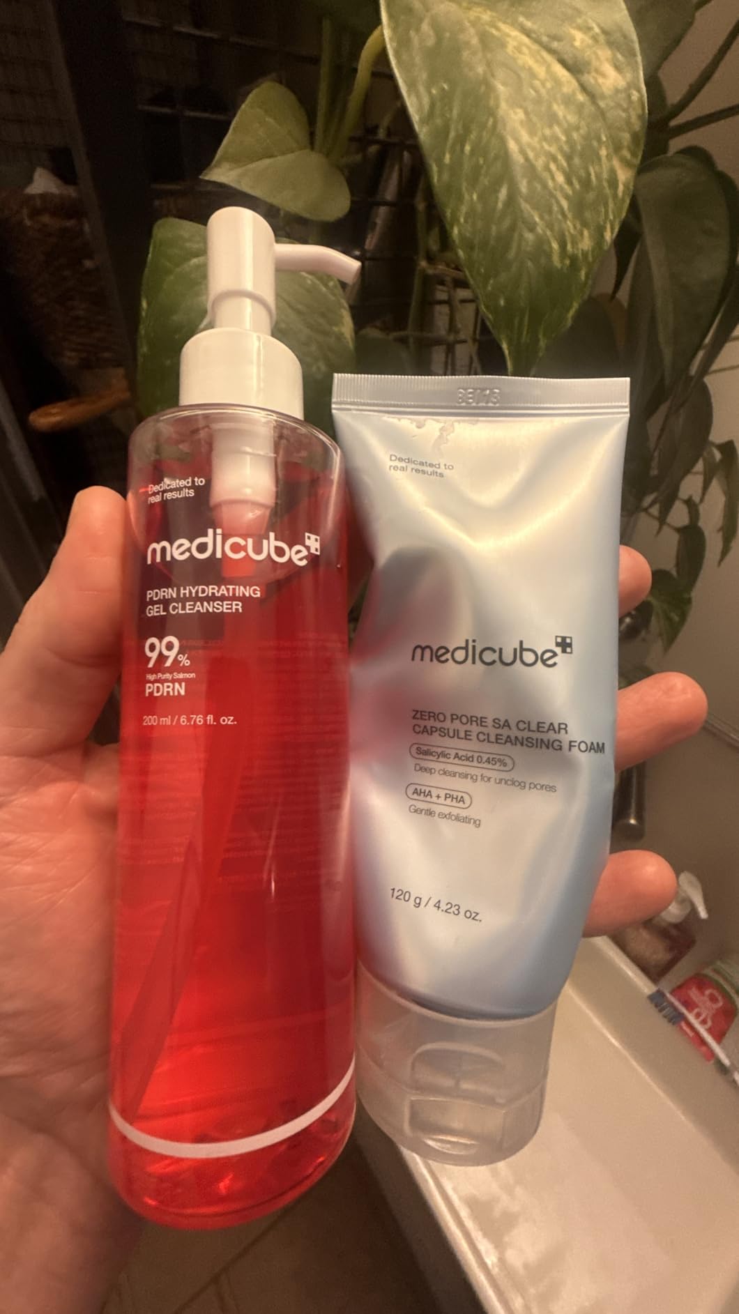 medicube PDRN Jelly to Foam Cleanser | Low pH Hydrating Daily Face Wash for All Skin Types | With PDRN, Collagen & LHA | Gentle Pore Care & Radiant, Balanced-Looking Skin | Korean Skincare | 200ml customer photo 2