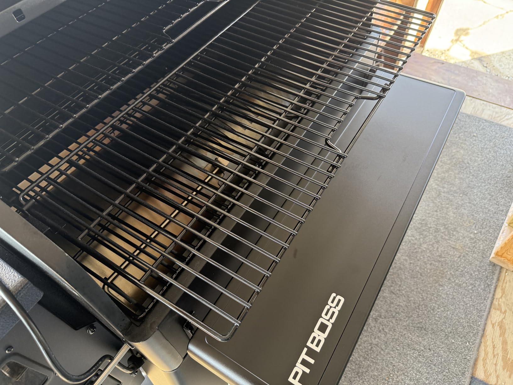 Pit Boss 850 Navigator Series WiFi & Bluetooth Wood Pellet Grill & Smoker, Flame Broiler and LCD Digital Controller, 932-Sq. In. Cook Space, Blue customer photo 1