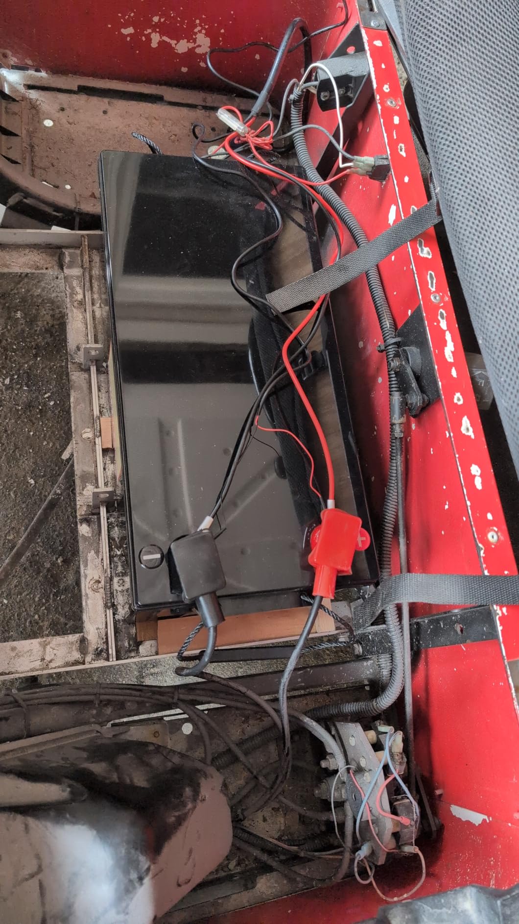 36V 105Ah LiFePO4 battery, built-in Bluetooth 200A BMS and LCD display, IP65 waterproof and dustproof, with 43.8V 25A lithium battery charger, peak current 1000A, perfect for golf carts customer photo 2