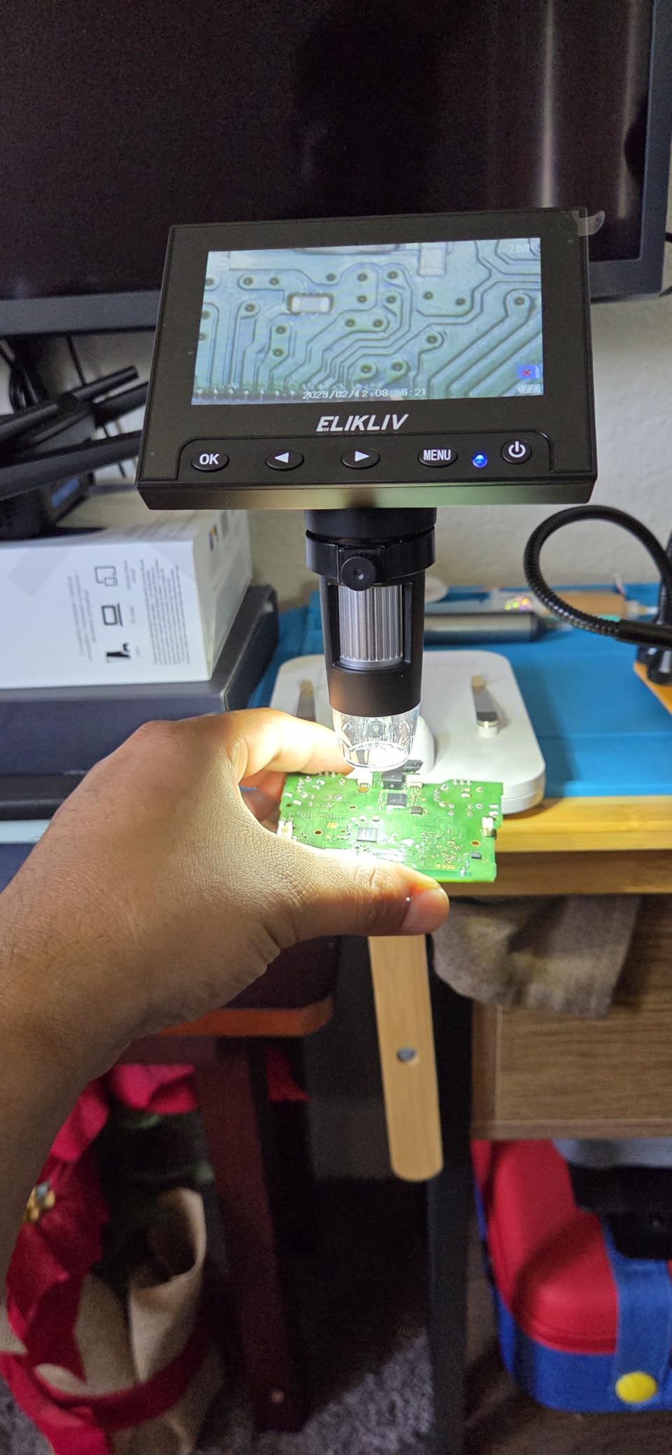 Elikliv EDM4C Coin Microscope with Scale: 4.3