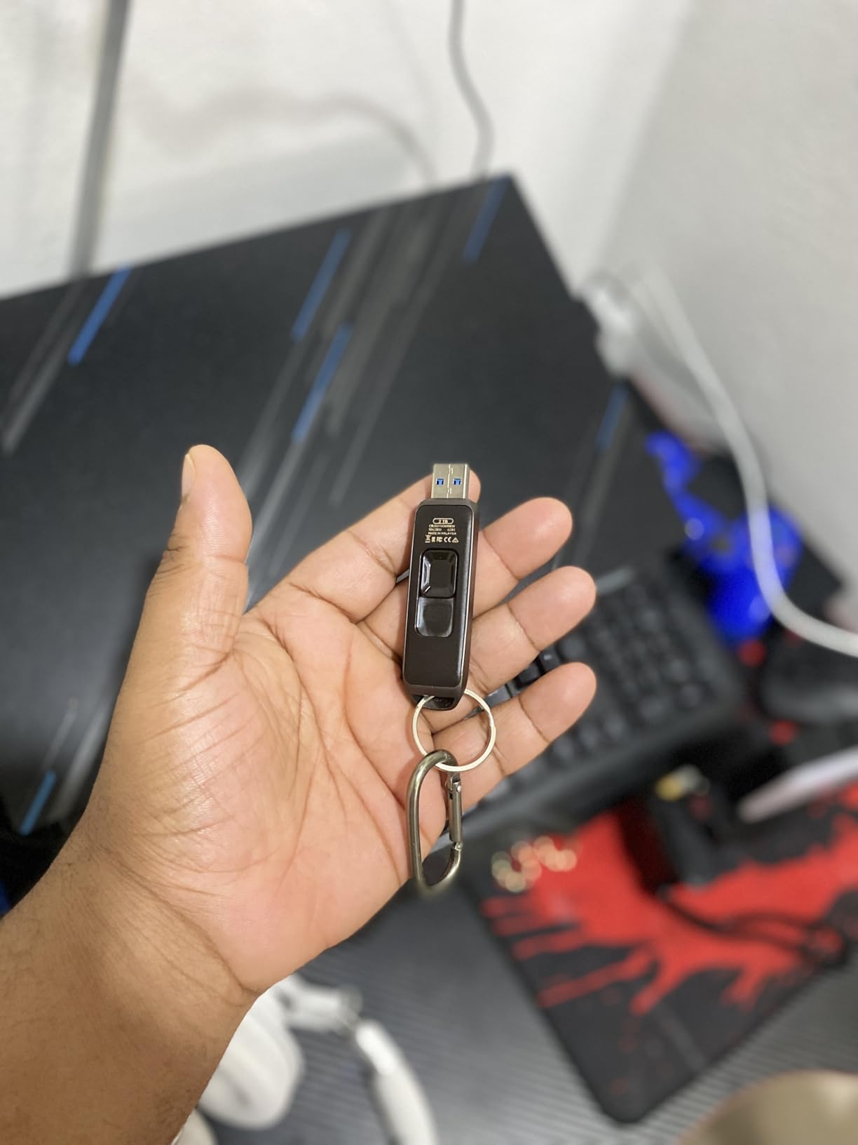 SanDisk 512GB Extreme PRO Flash Drive with USB-A - Up to 1000MB/s Read speeds and 900MB/s Write speeds - for Laptops, Computers, Desktops - High Performance Drive, Black - SDCZ820-512G-G46 customer photo 2