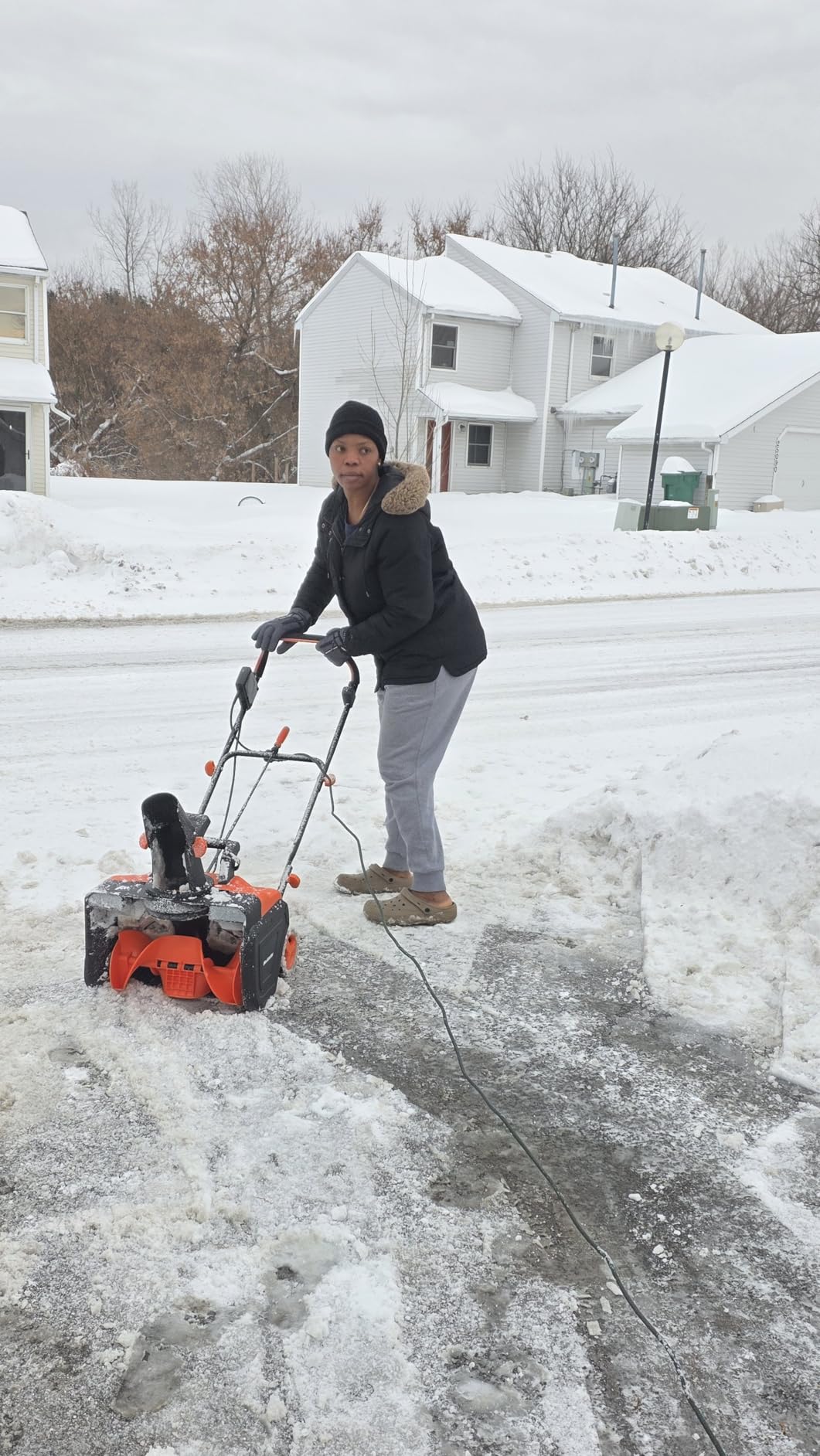 MAXLANDER Corded Electric Snow Blower, 20 Inch 15A Electric Snow Thrower with Dual LED Headlights & 180 Adjustable Chute, 25FT Throwing Distance, Walk-Behind Snowblower for Driveway and Walkway customer photo 2