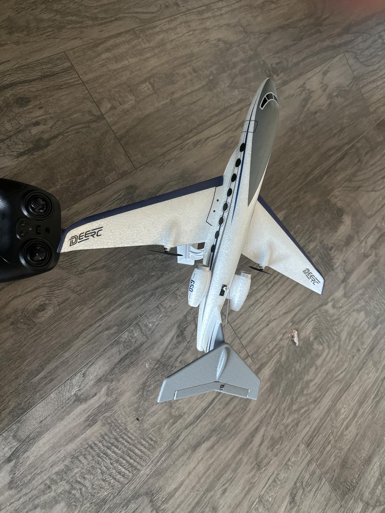 DEERC Z67 RC Plane, 3CH Remote Control Airplane with 6-Axis Gyro, Ready-to-Fly EPP Foam Private Jet Toy with 2 Batteries for Beginners, Kids & Adults customer photo 2