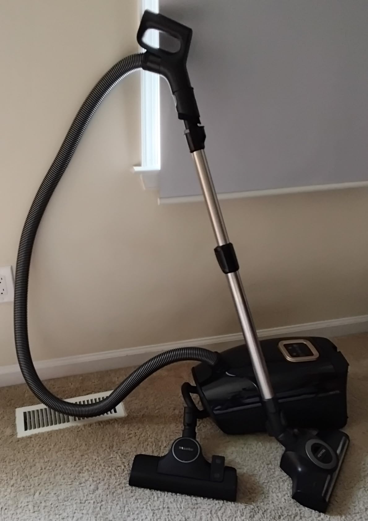 Miele Guard L1 Cat & Dog Bagged Canister Vacuum Cleaner for Pet Owners, Obsidian Black/Rose Gold customer photo 2