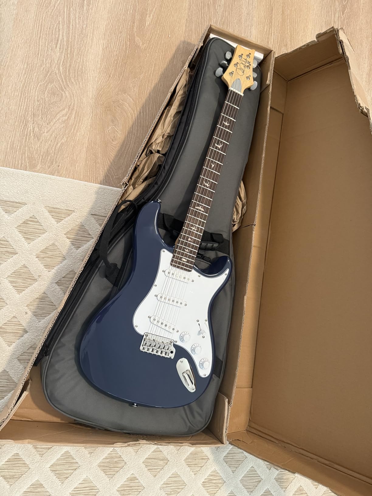 SE Silver Sky Rosewood Board, Traditional Blue customer photo 1