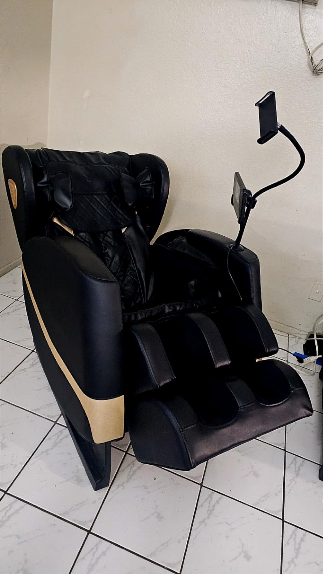 FURNIMAT 2026 Massage Chair Full Body, Zero Gravity Massage Chair with 10 Fix Rollers, Airbags, Heating, Foot Massage, Auto Modes, Bluetooth Speaker, Smart Screen Controller (Classic Grey) customer photo 2
