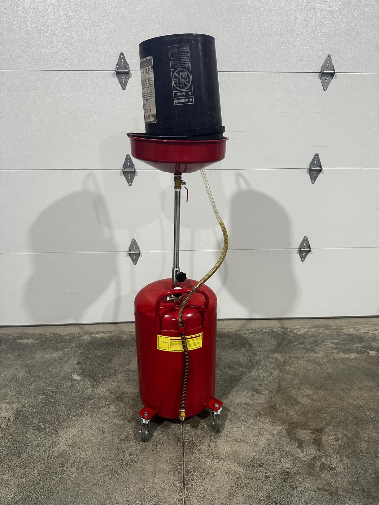 VEVOR 25 Gallon Waste Oil Drain Tank, Air Operated Portable Oil Drainer with Adjustable Funnel Height, Industrial Fluid Drain Tank with Wheels, Fluid Fuel Transfer Drainage for Auto Repair Shops, Red customer photo 2