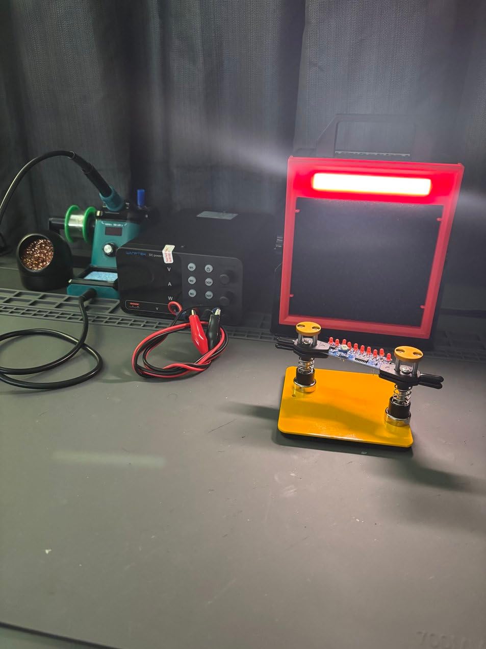 Solder Fume Extractor with LED Light & 2 Helping Hands, Solder Fan with Adjustable Angle Bracket, Smoke Absorber Suitable for Soldering, Diy and More customer photo 2