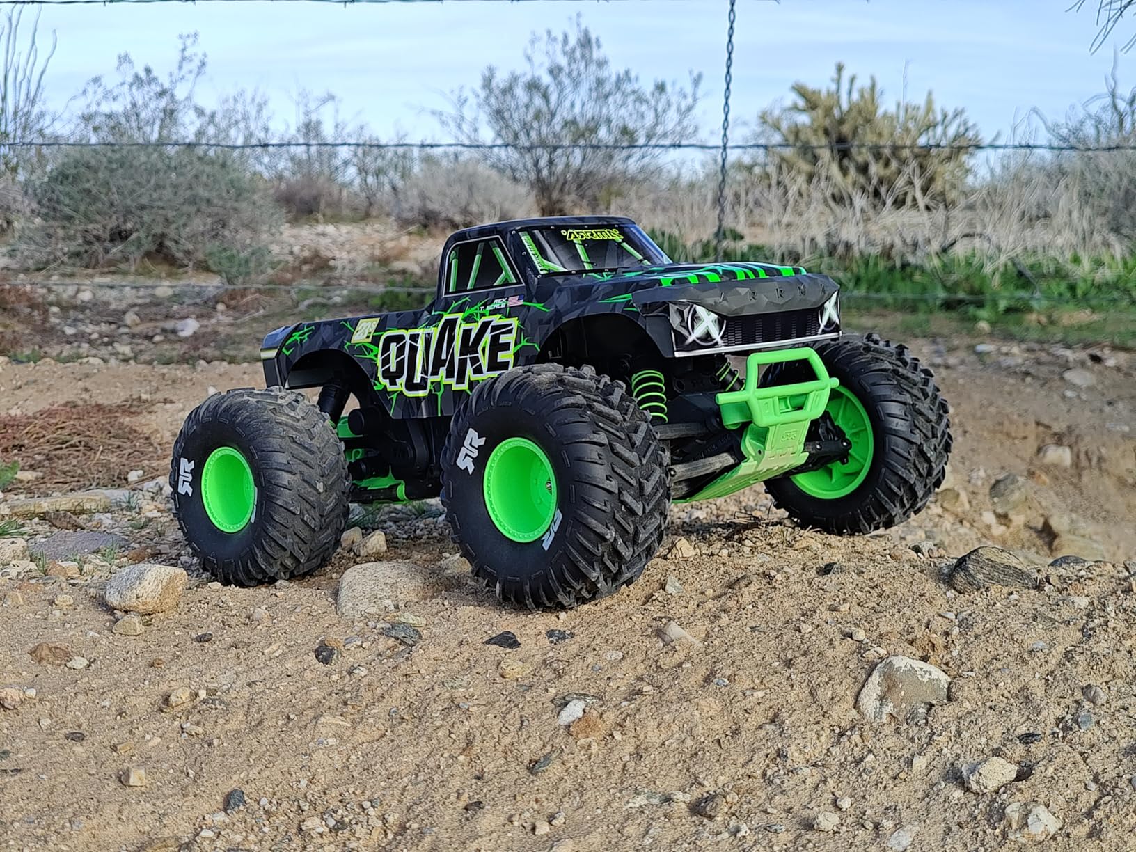 Arrma RC Truck 1/10 Quake 223S 2WD RTR Brushless Monster Truck, Red, ARA3537T1 customer photo 2