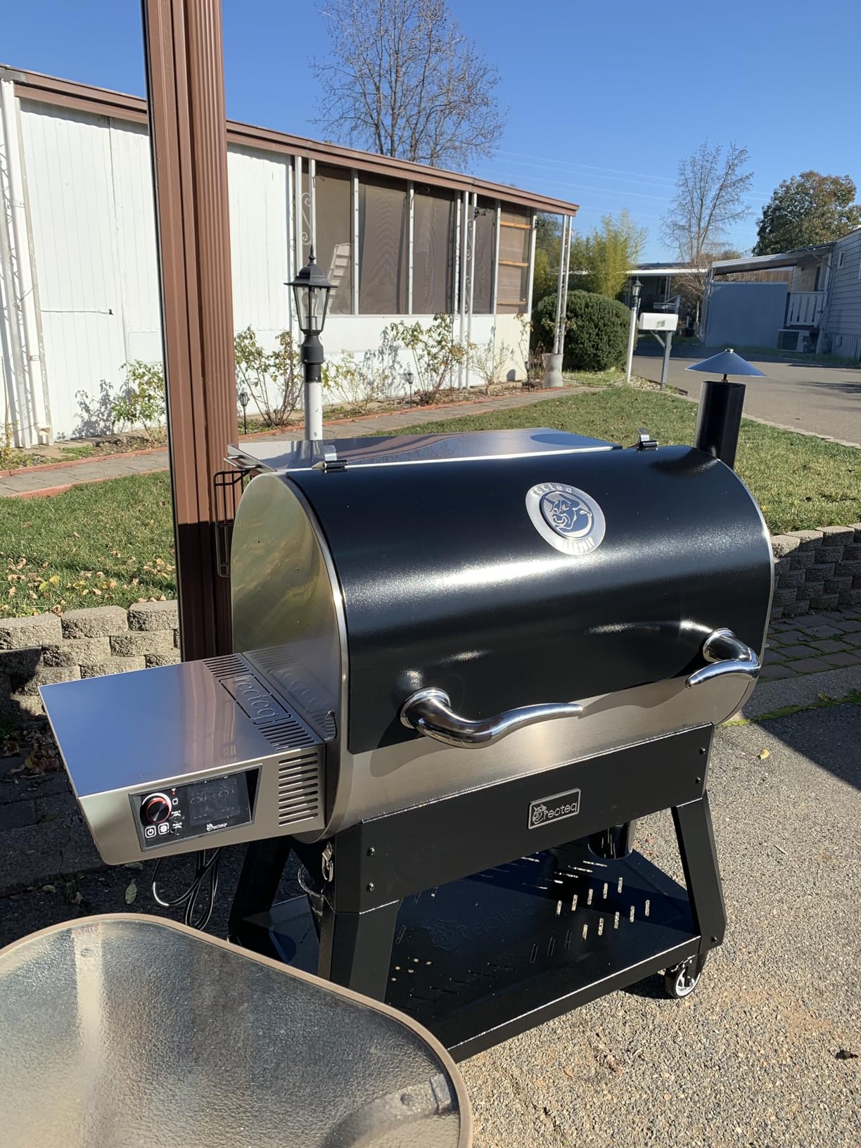 Pellet Grill Smoker - Flagship 1600, Wood Pellet Smoker, BBQ, Wi-Fi Smart Grill, 1667 Sq. In. Cook Space, 40 lb Hopper customer photo 1