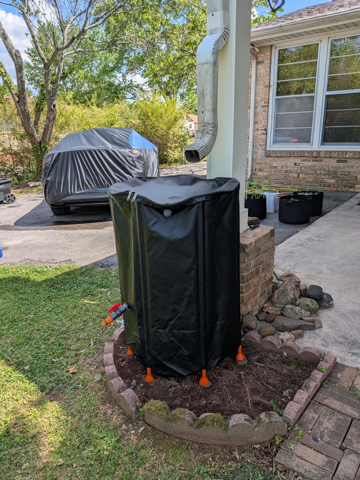 VEVOR Collapsible Rain Barrel, 100 Gallon Portable Rain Water Collection Barrel, 1000D PVC Rainwater Collection System, Garden Water Catcher Tank Storage Container with Spigot & Overflow Kit customer photo 1