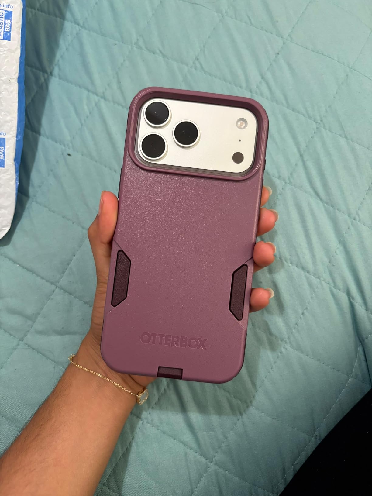 OtterBox iPhone 17 Commuter Series Case - Black - Thin & Protective iPhone Case, Dual-Layer, Impact Absorbing iPhone Case customer photo 1