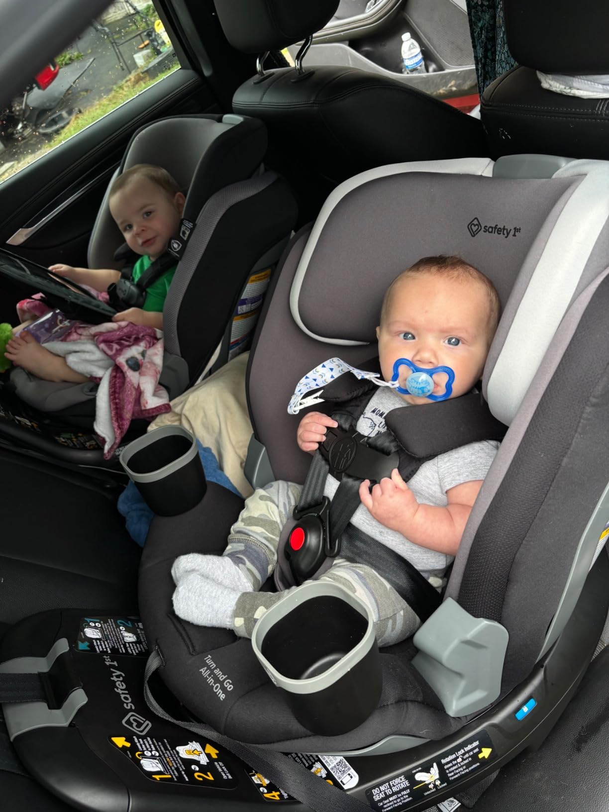 Safety 1st Turn and Go 360 ST Rotating All-in-One Convertible Car Seat, SafetySwivel Technology, SecureTech Installation, 3-in-1 Rear-Facing, Forward-Facing, Booster, 5-100 lbs, Siberian Caviar customer photo 2