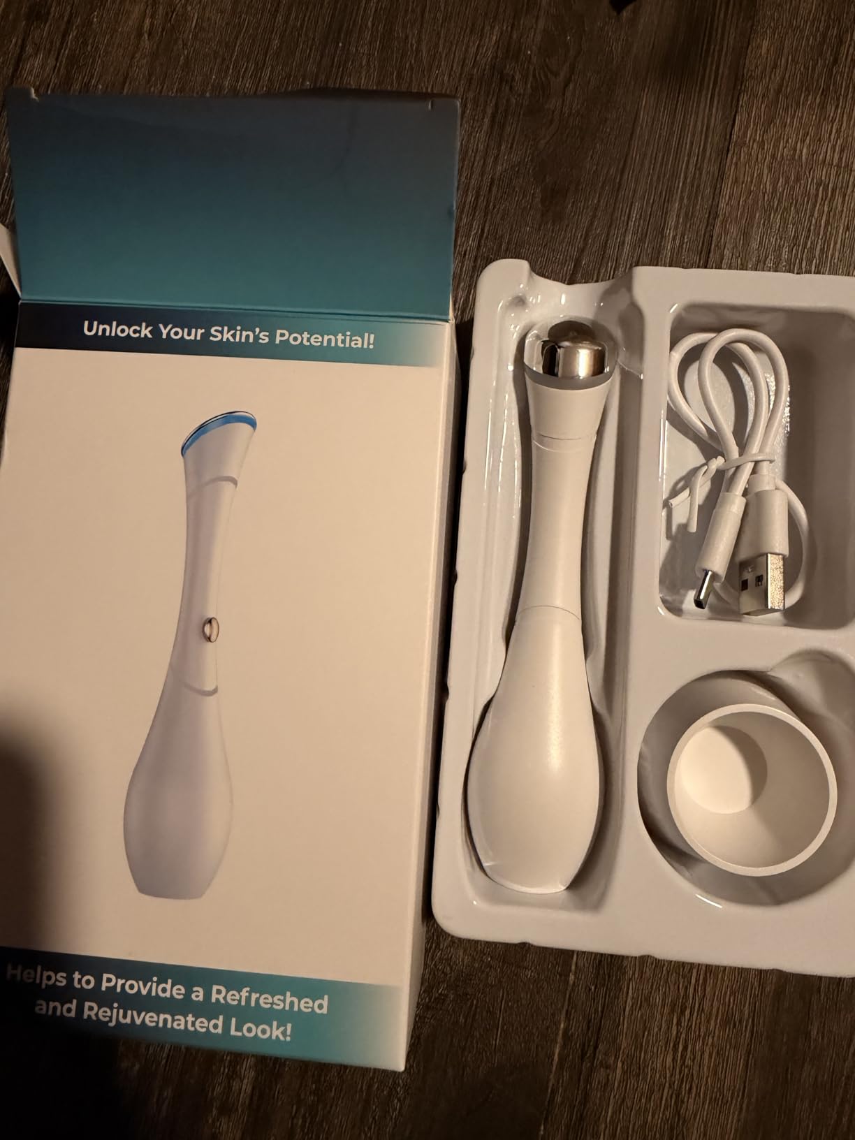 HAMINOS 4-in-1 Facial Massager Wand with Heat, Vibration, Red & Blue Light, Ionic Galvanic Skincare Absorption, USB-C Rechargeable Face Massage Tool for Daily Skincare customer photo 1