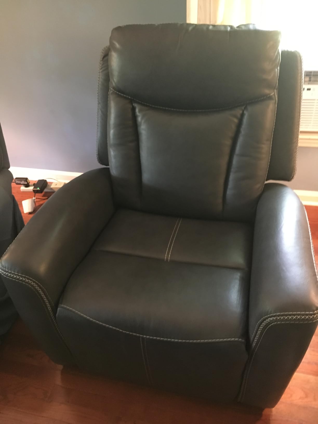 CHITA Genuine Leather Power Recliner Chair for Adults, Super Zero Gravity Recliner with Adjustable Power Headrest & USB/Type-C Ports, for Living Room, Bedroom & Home Theater, Navy Blue customer photo 2