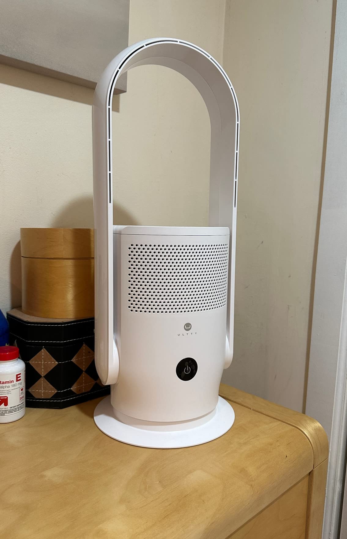 DREO Bladeless Fan with Air Purifier, Quiet Tower Fan with Remote, Touch, 9 Speeds, 8H Timer, HEPA Filter 99.97%, 90° Oscillation Fans, Floor Fans Powerful for Home Office Room, CR022D White customer photo 2